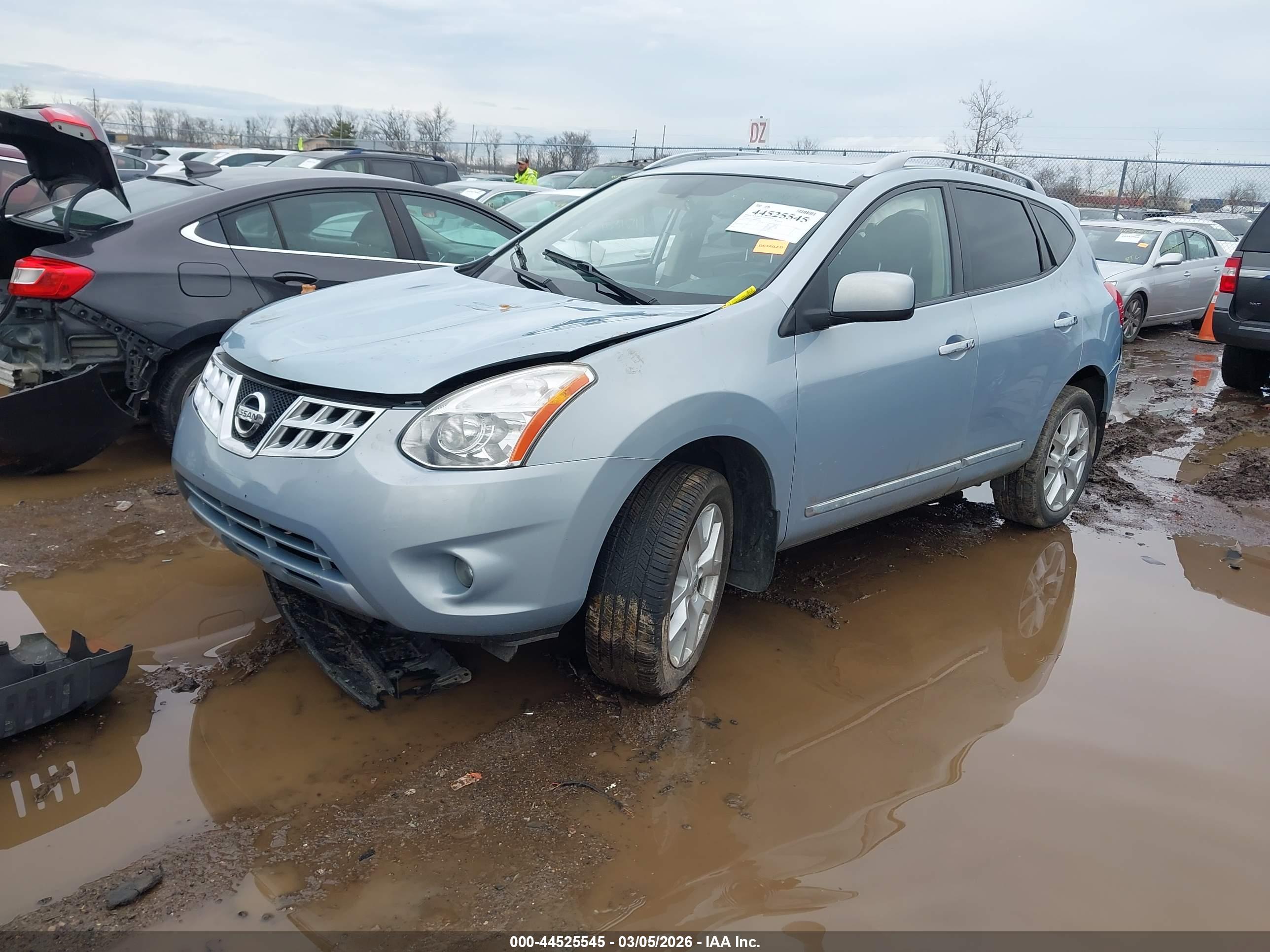 NISSAN ROGUE image 2