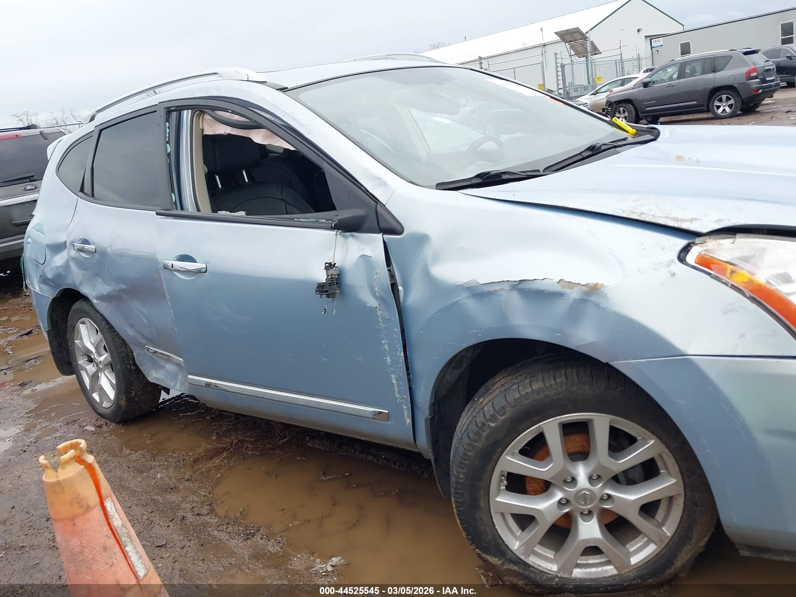 NISSAN ROGUE image 6