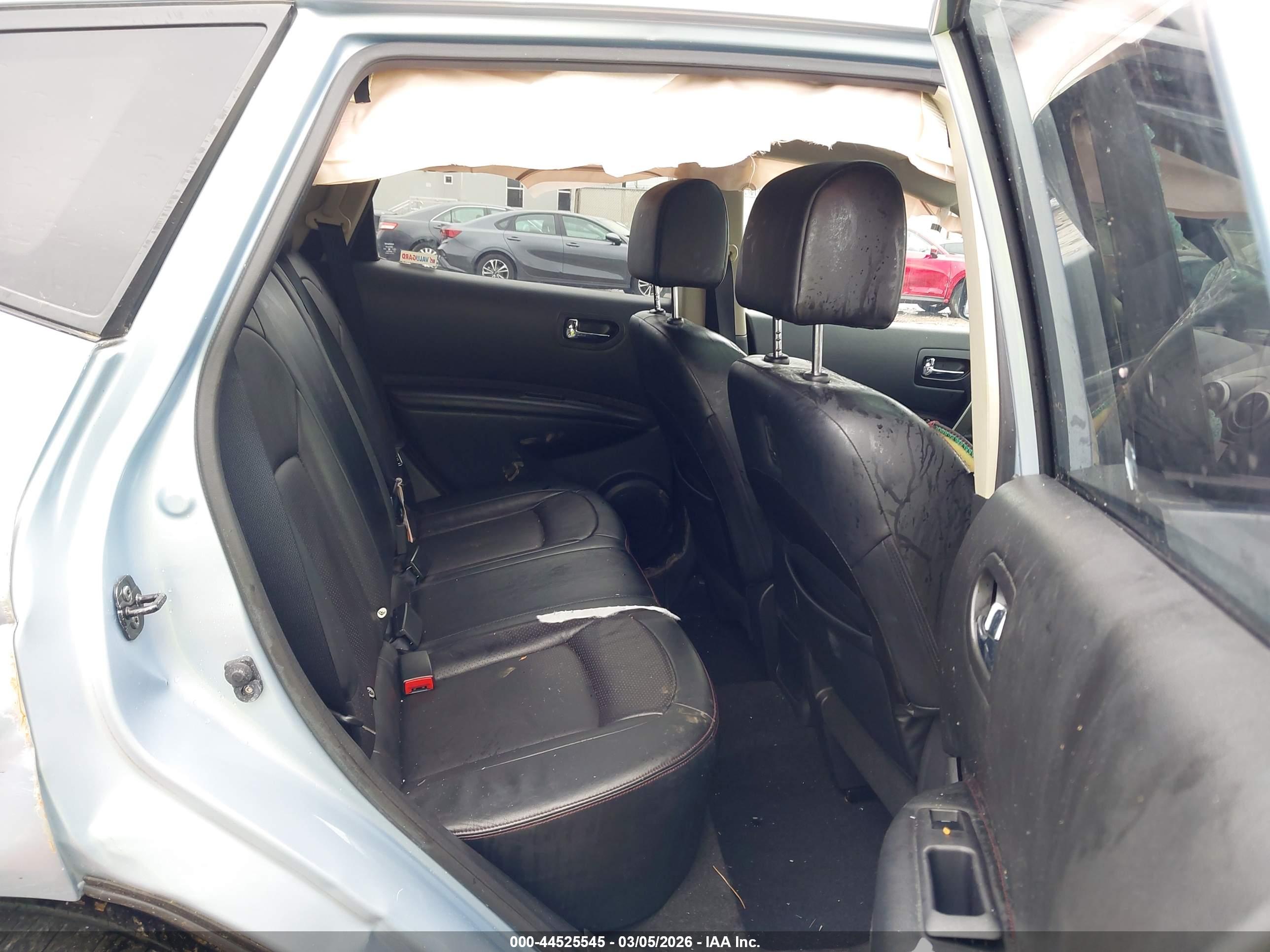 NISSAN ROGUE image 8