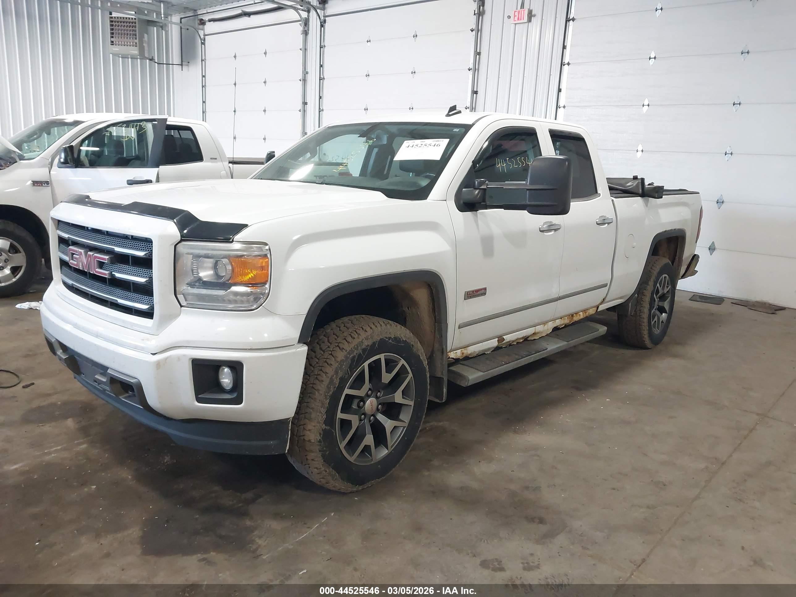 GMC SIERRA image 2