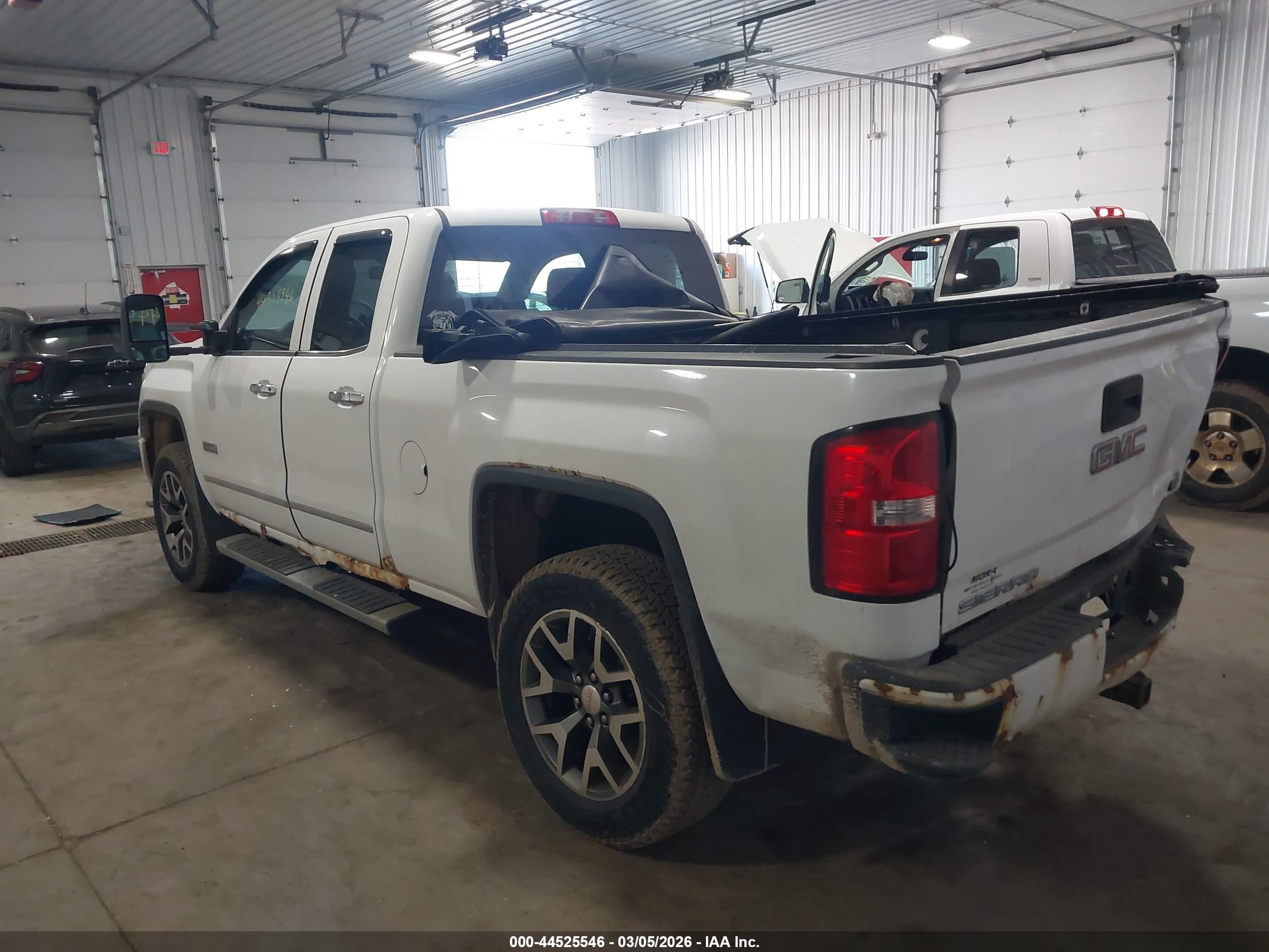 GMC SIERRA image 3