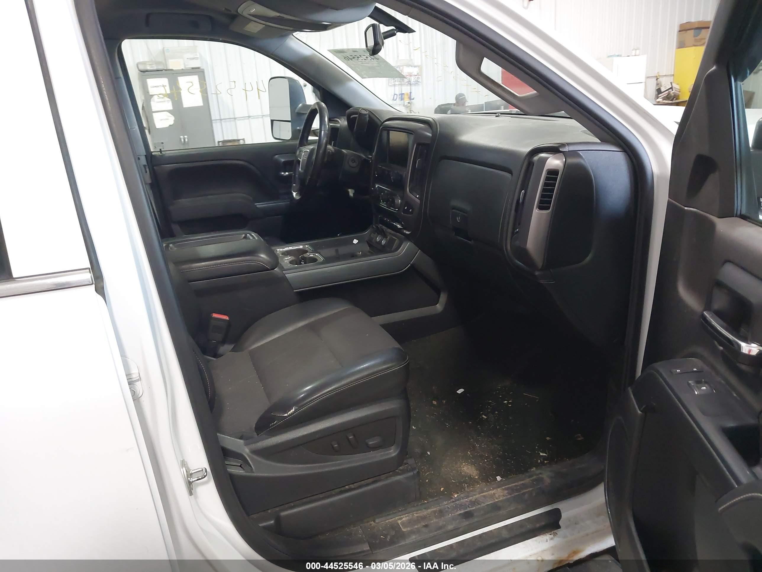GMC SIERRA image 5