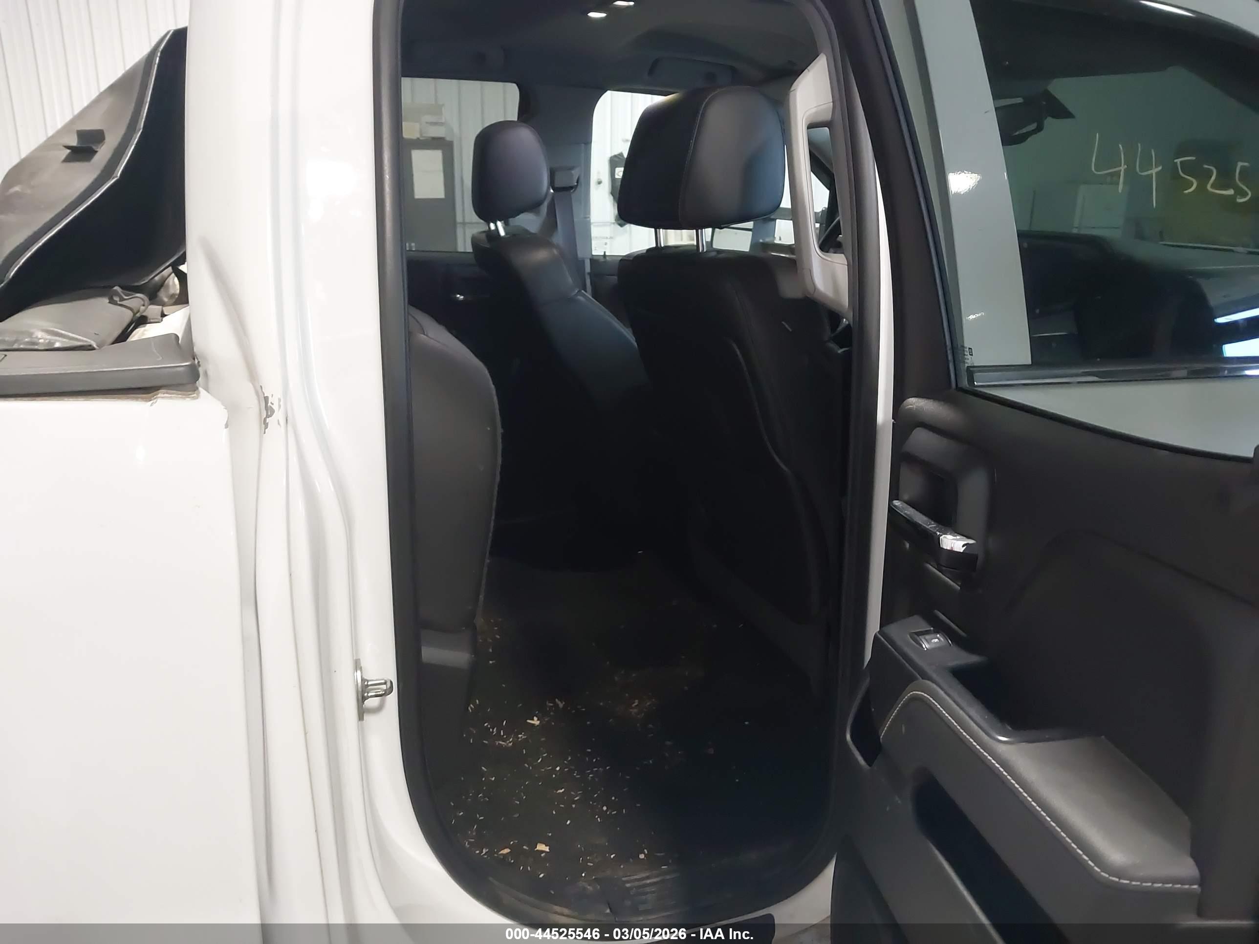 GMC SIERRA image 8