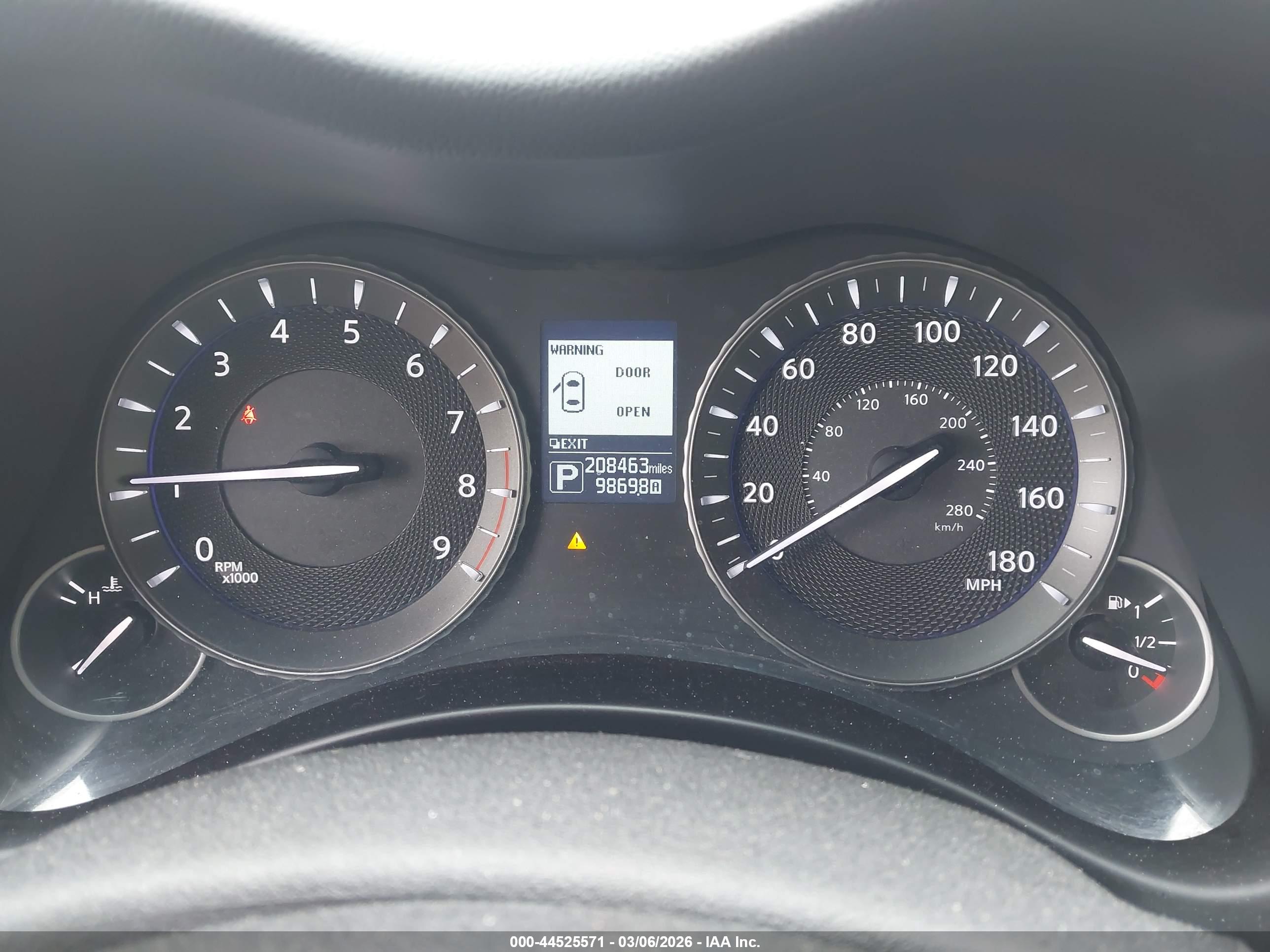 INFINITI Q70 image 7