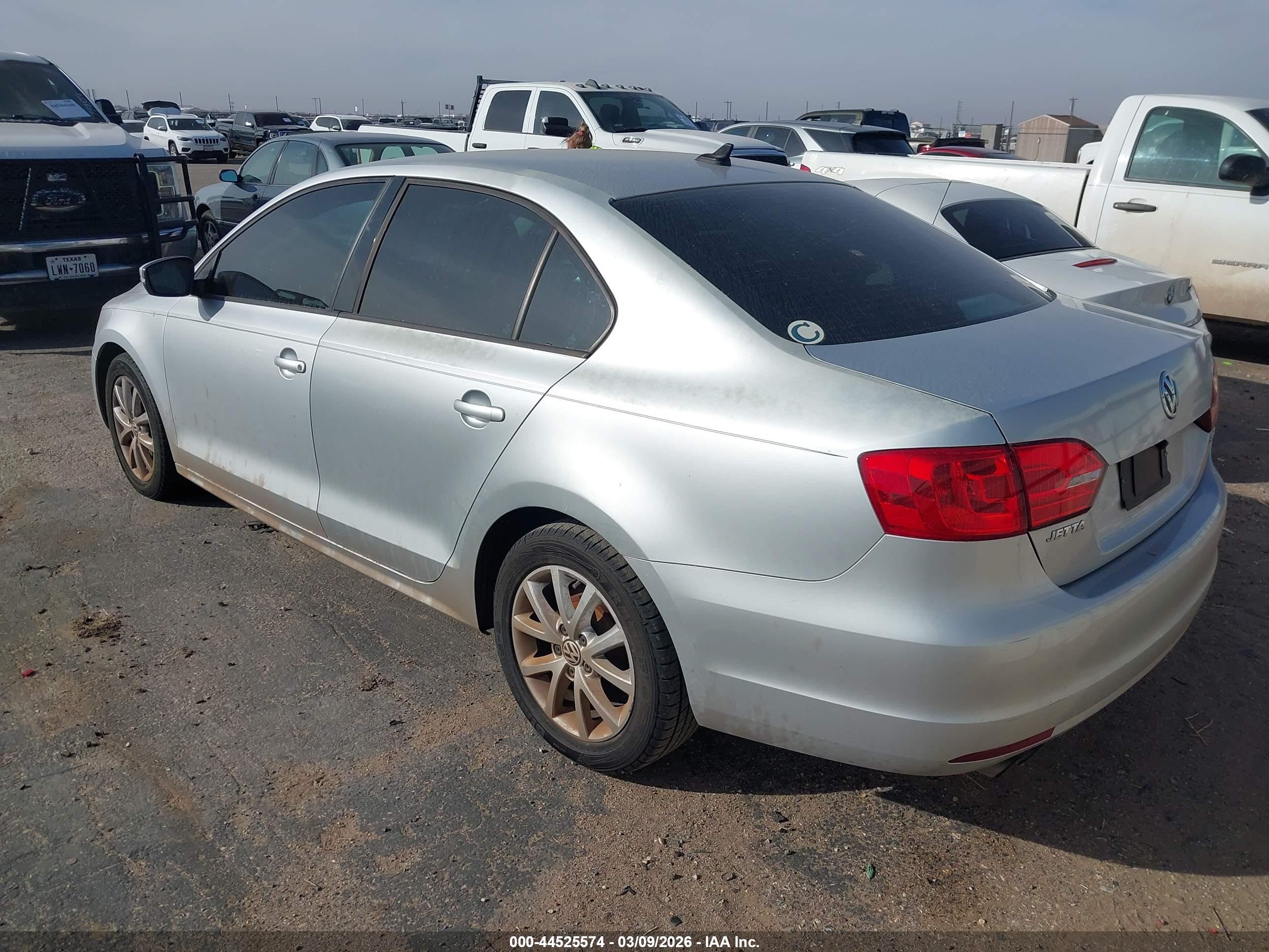 VOLKSWAGEN JETTA image 3