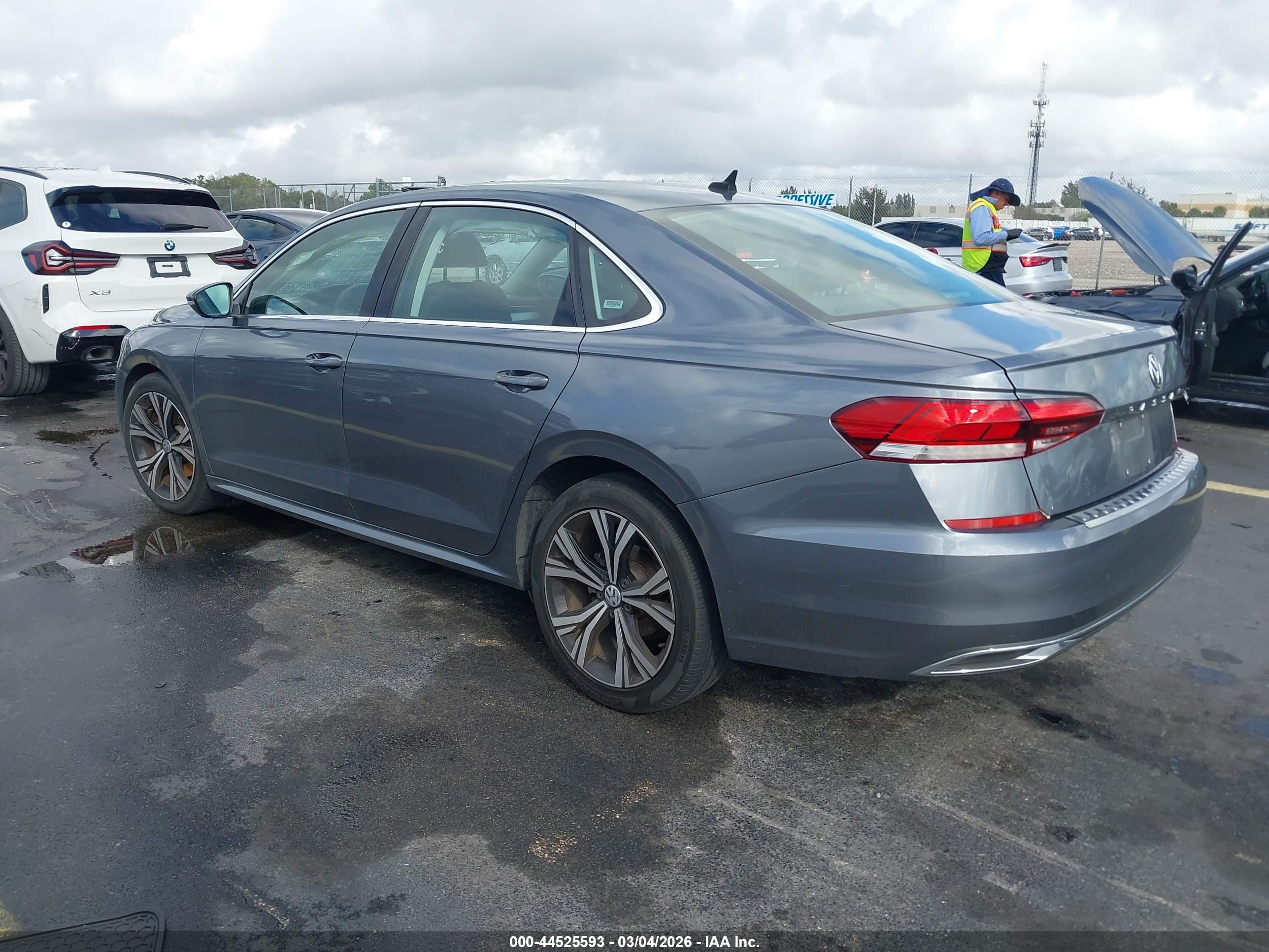 VOLKSWAGEN PASSAT image 3