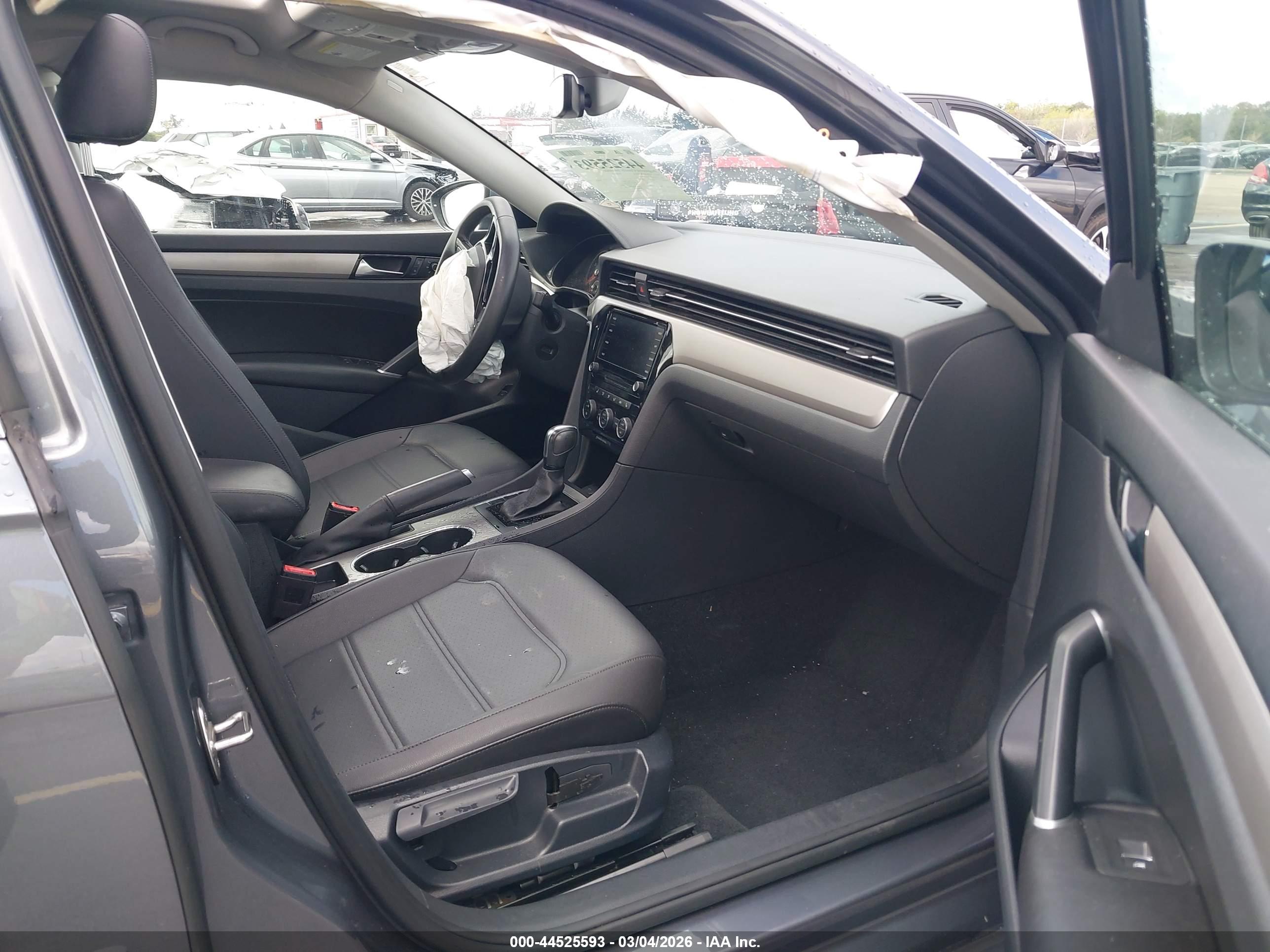 VOLKSWAGEN PASSAT image 5
