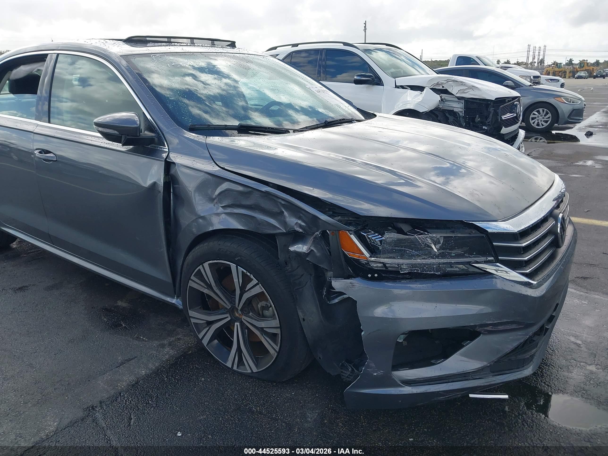 VOLKSWAGEN PASSAT image 6