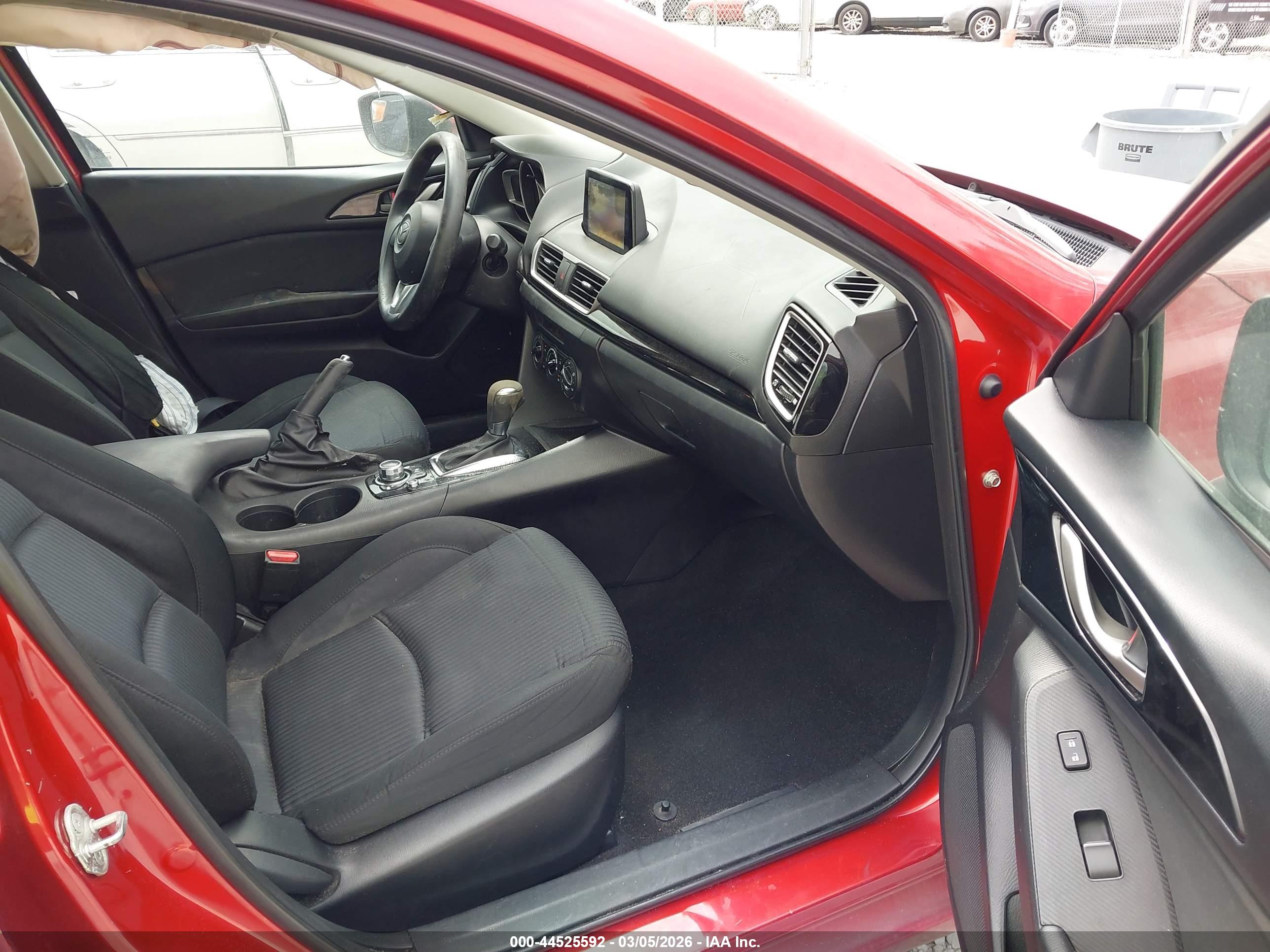 MAZDA MAZDA3 image 5