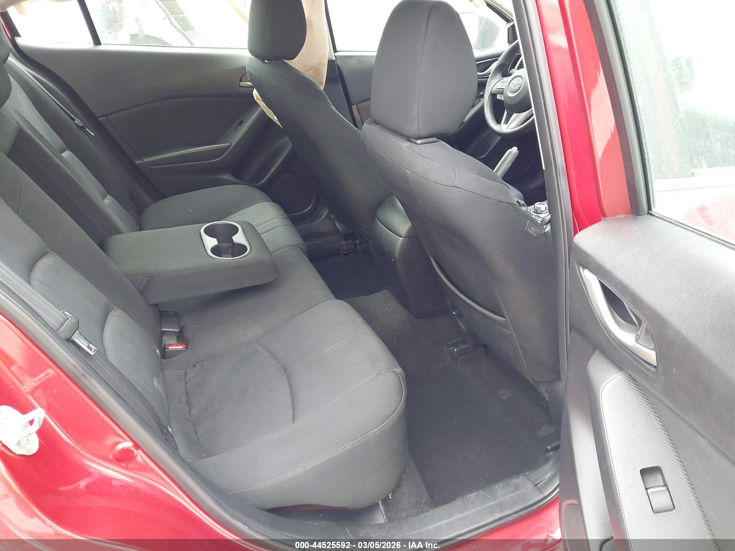 MAZDA MAZDA3 image 8