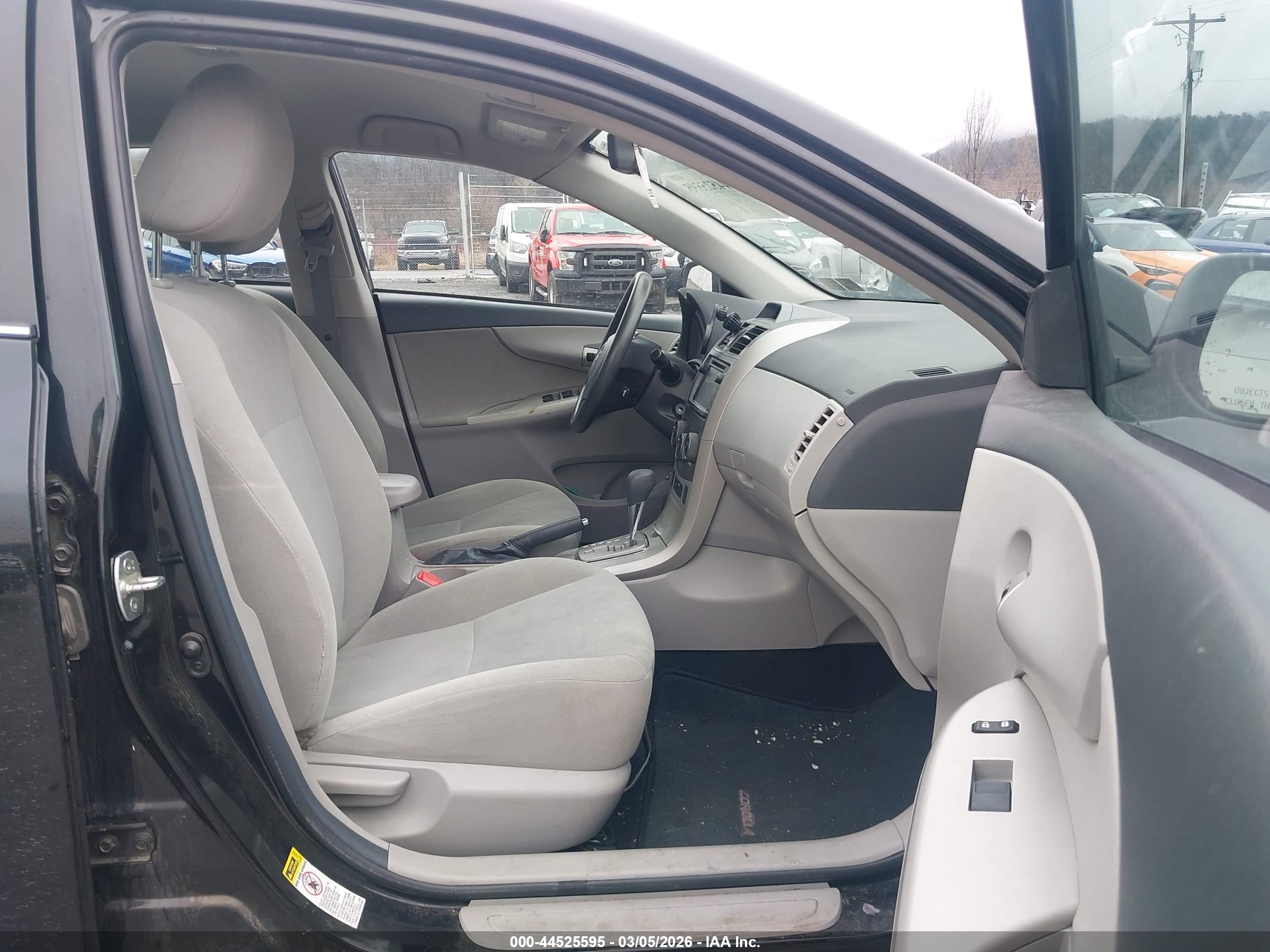 TOYOTA COROLLA image 5