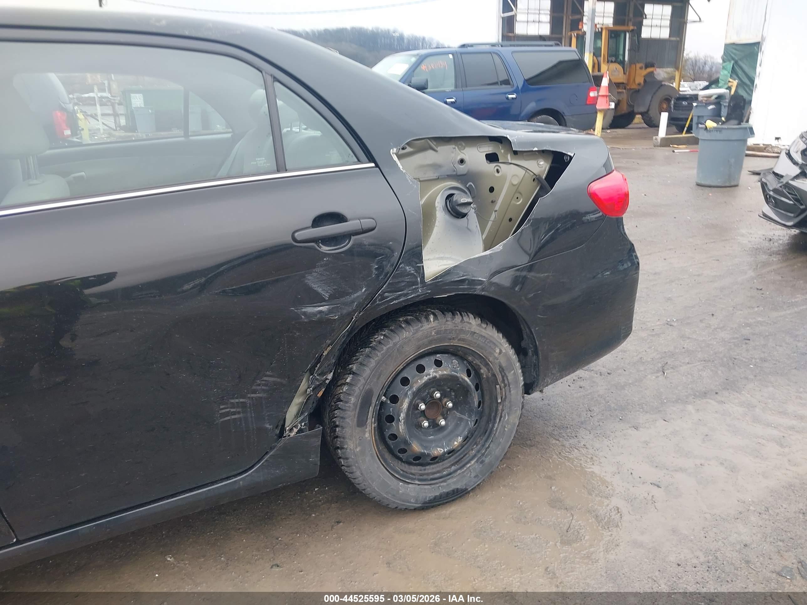 TOYOTA COROLLA image 6