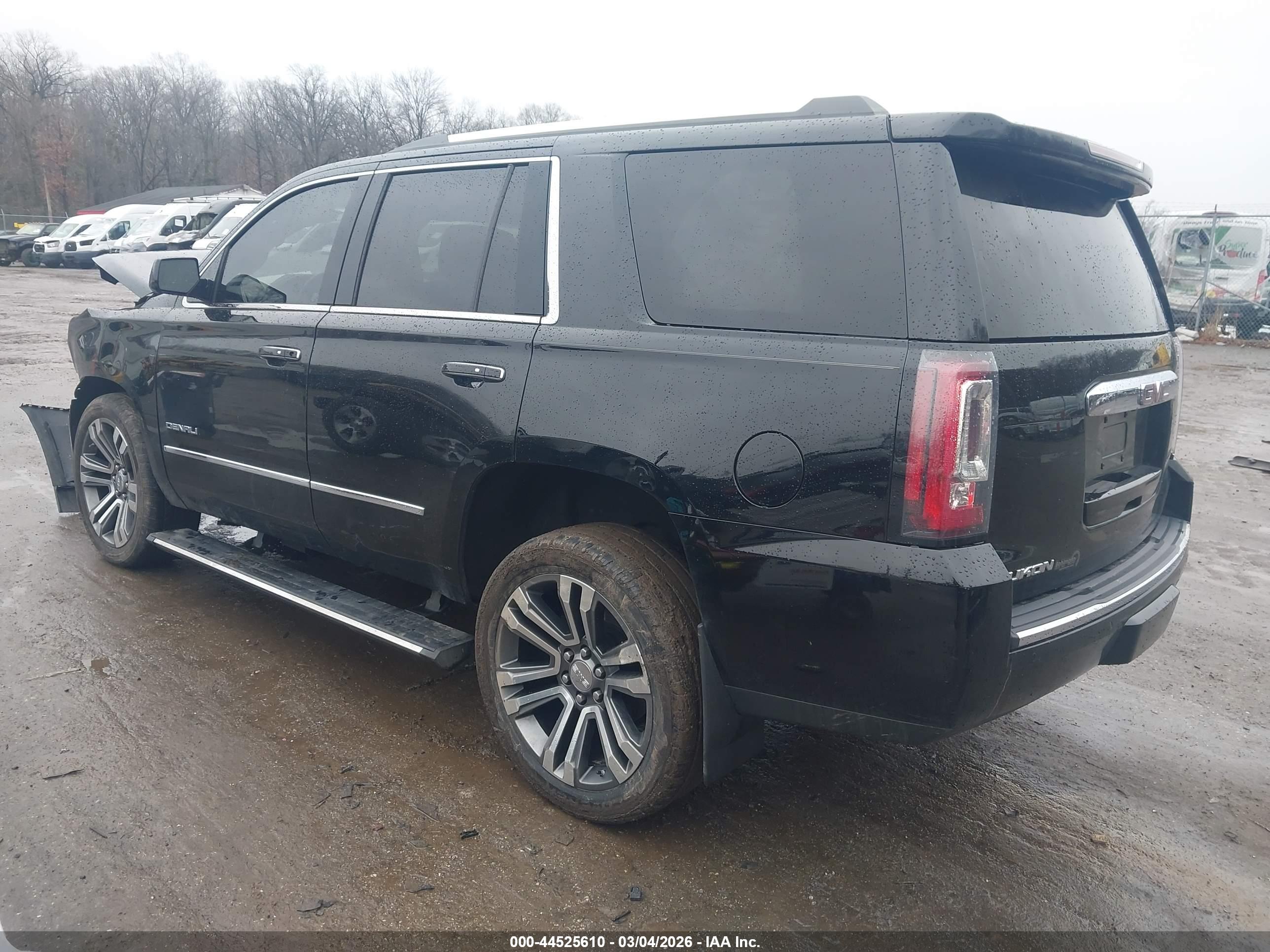 GMC YUKON image 3