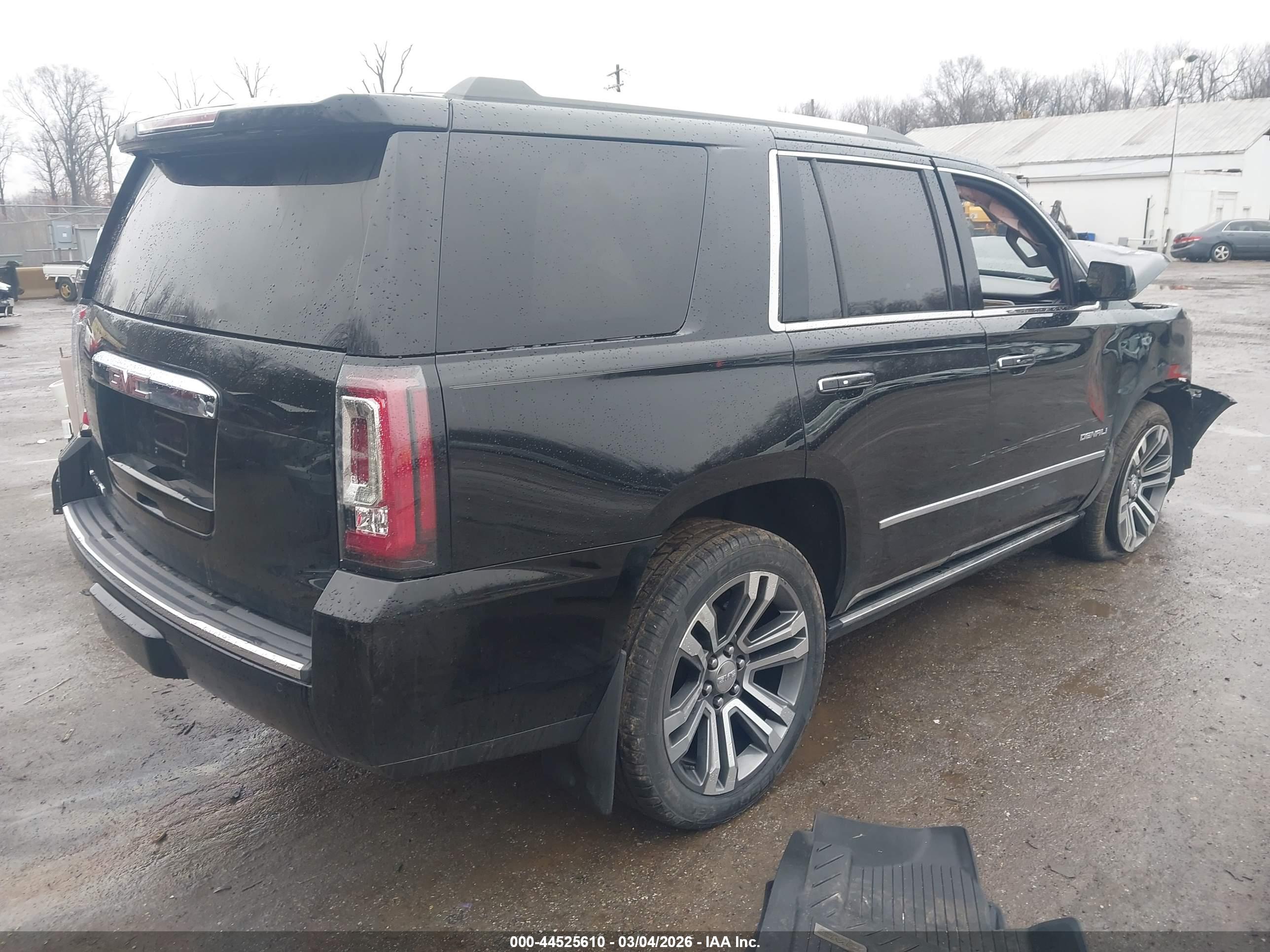 GMC YUKON image 4