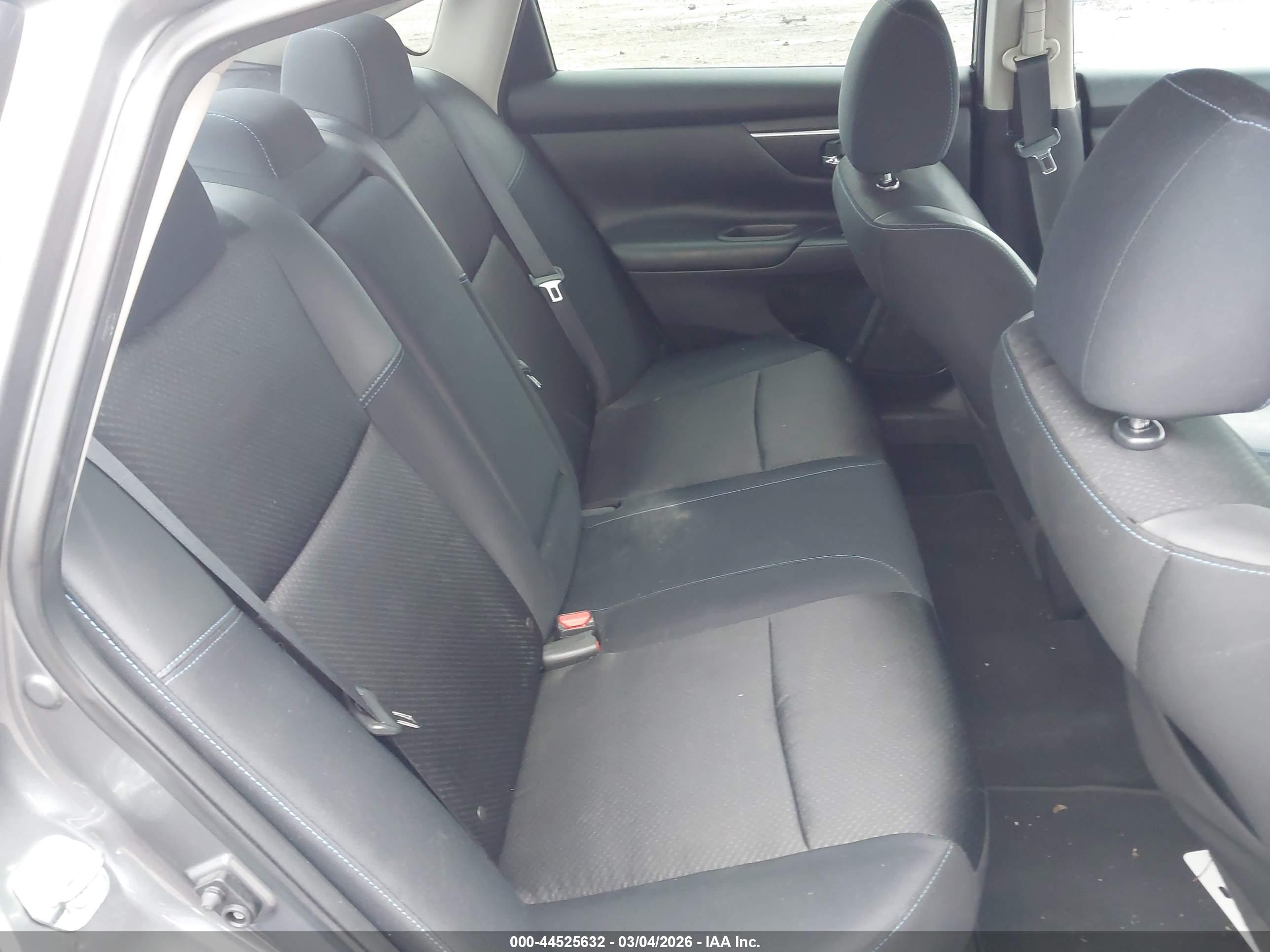 NISSAN ALTIMA image 8