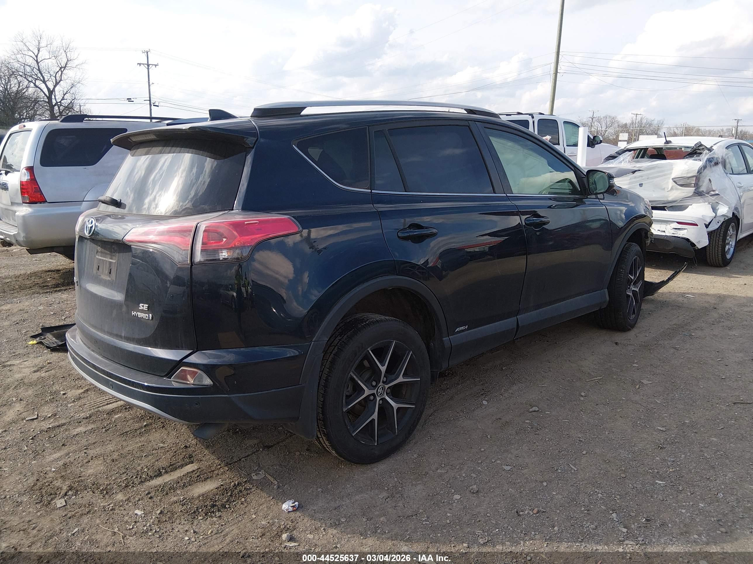 TOYOTA RAV4 image 4