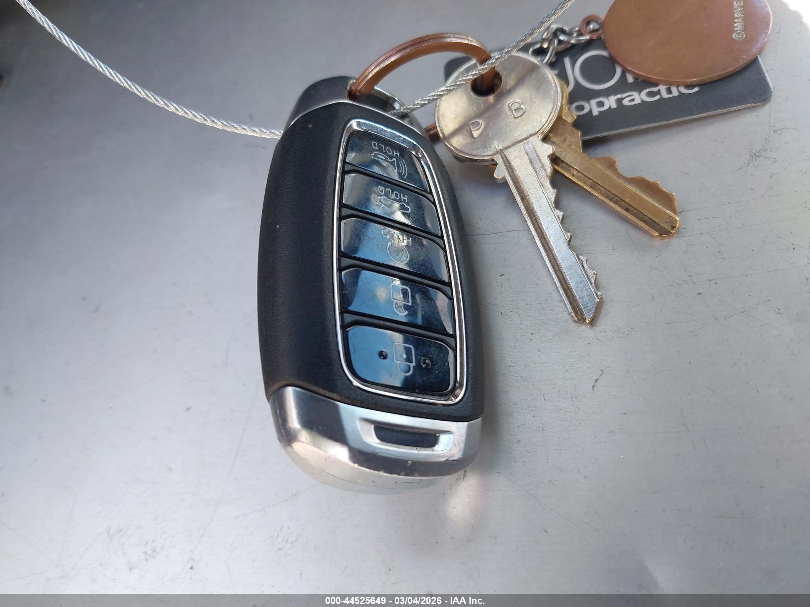 HYUNDAI ELANTRA image 11