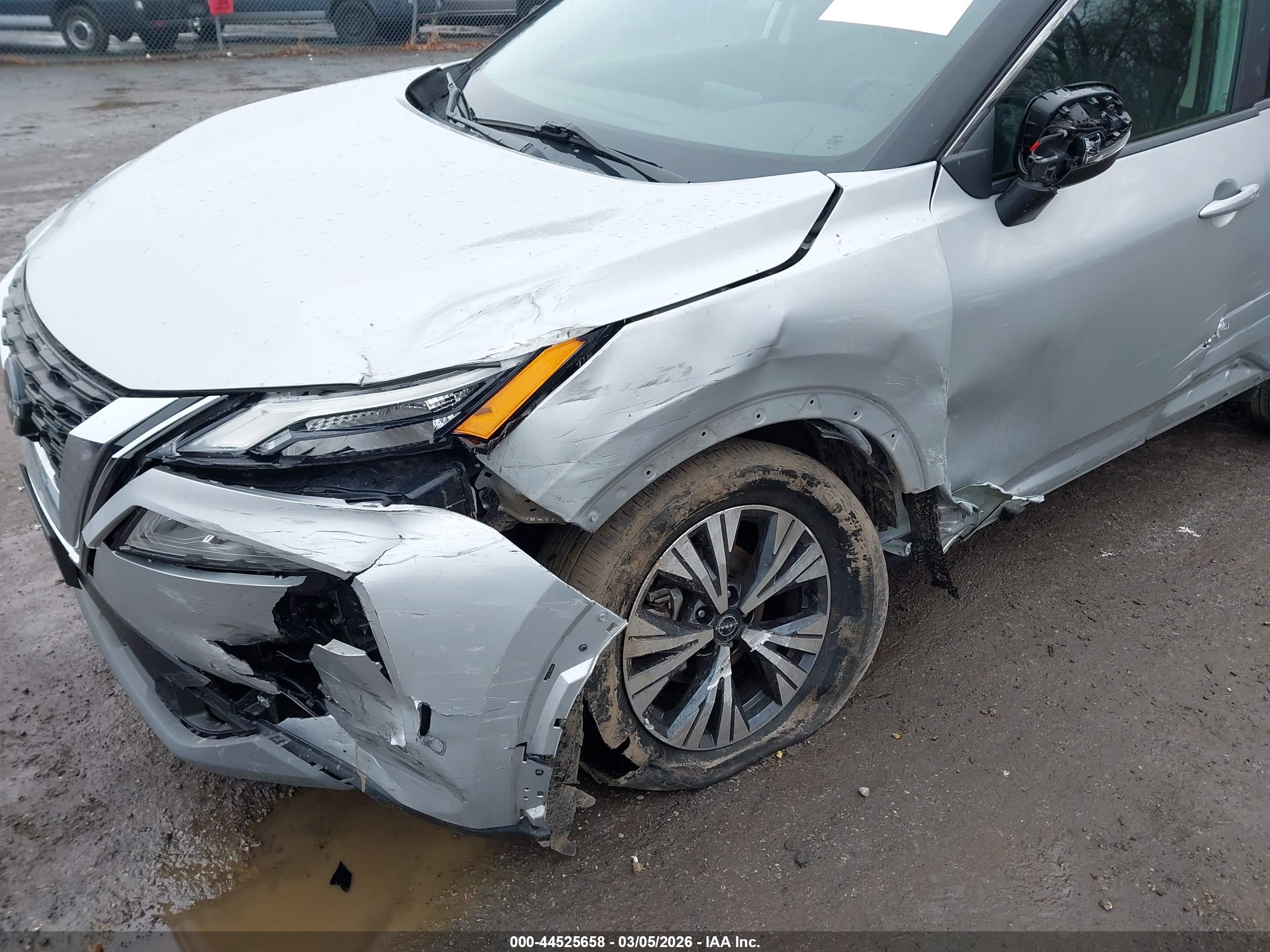 NISSAN ROGUE image 6