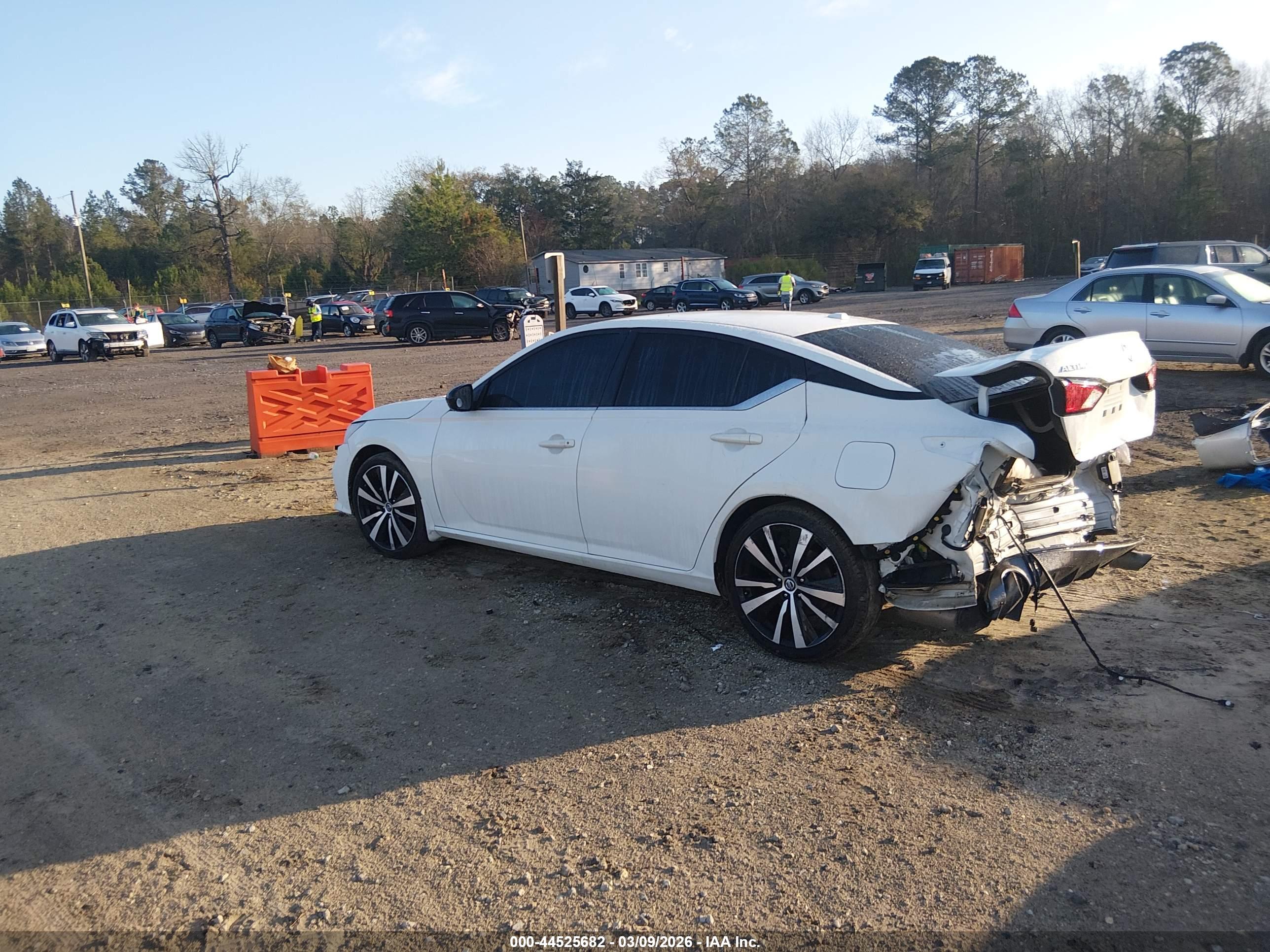 NISSAN ALTIMA image 3