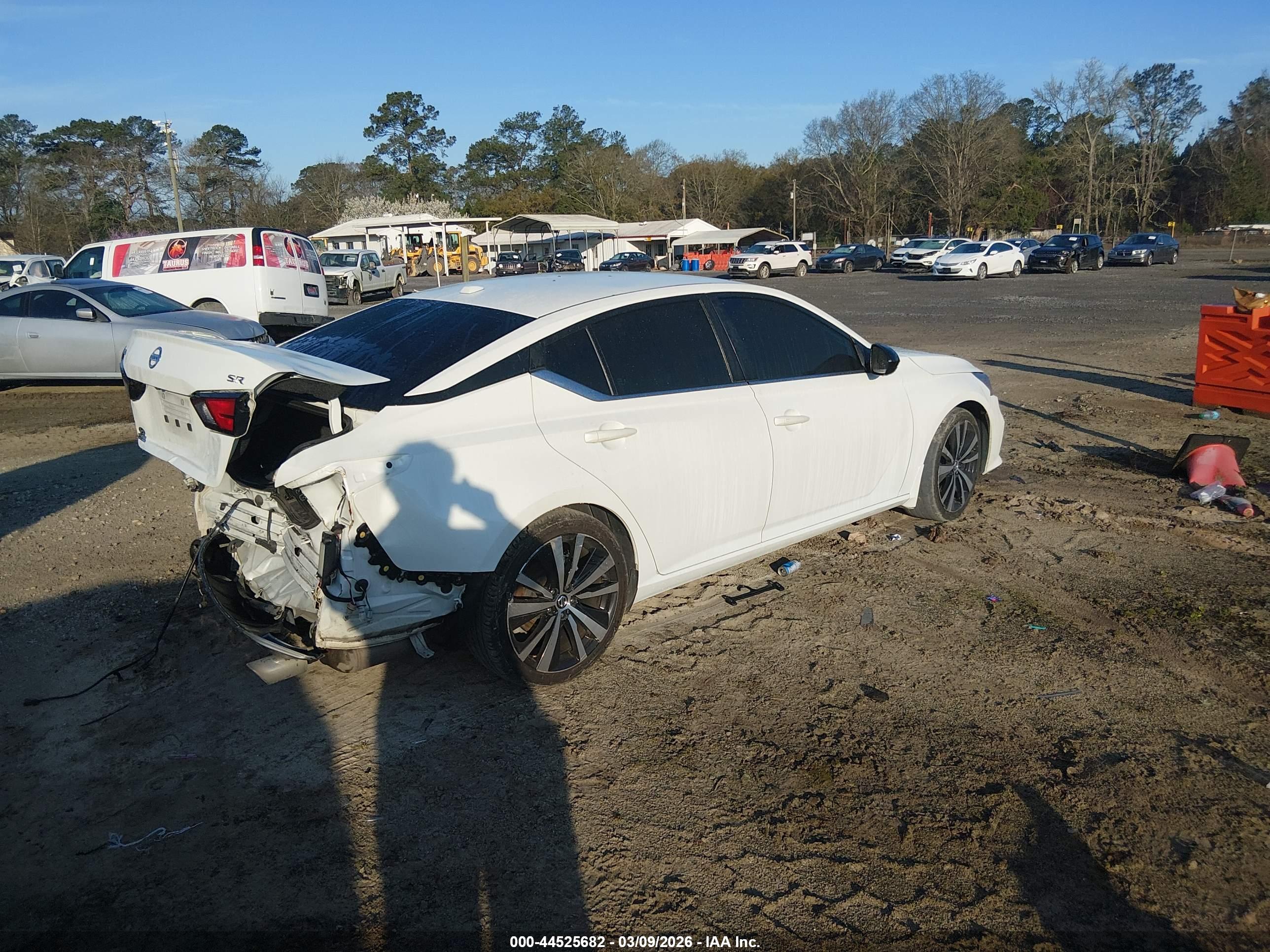 NISSAN ALTIMA image 4