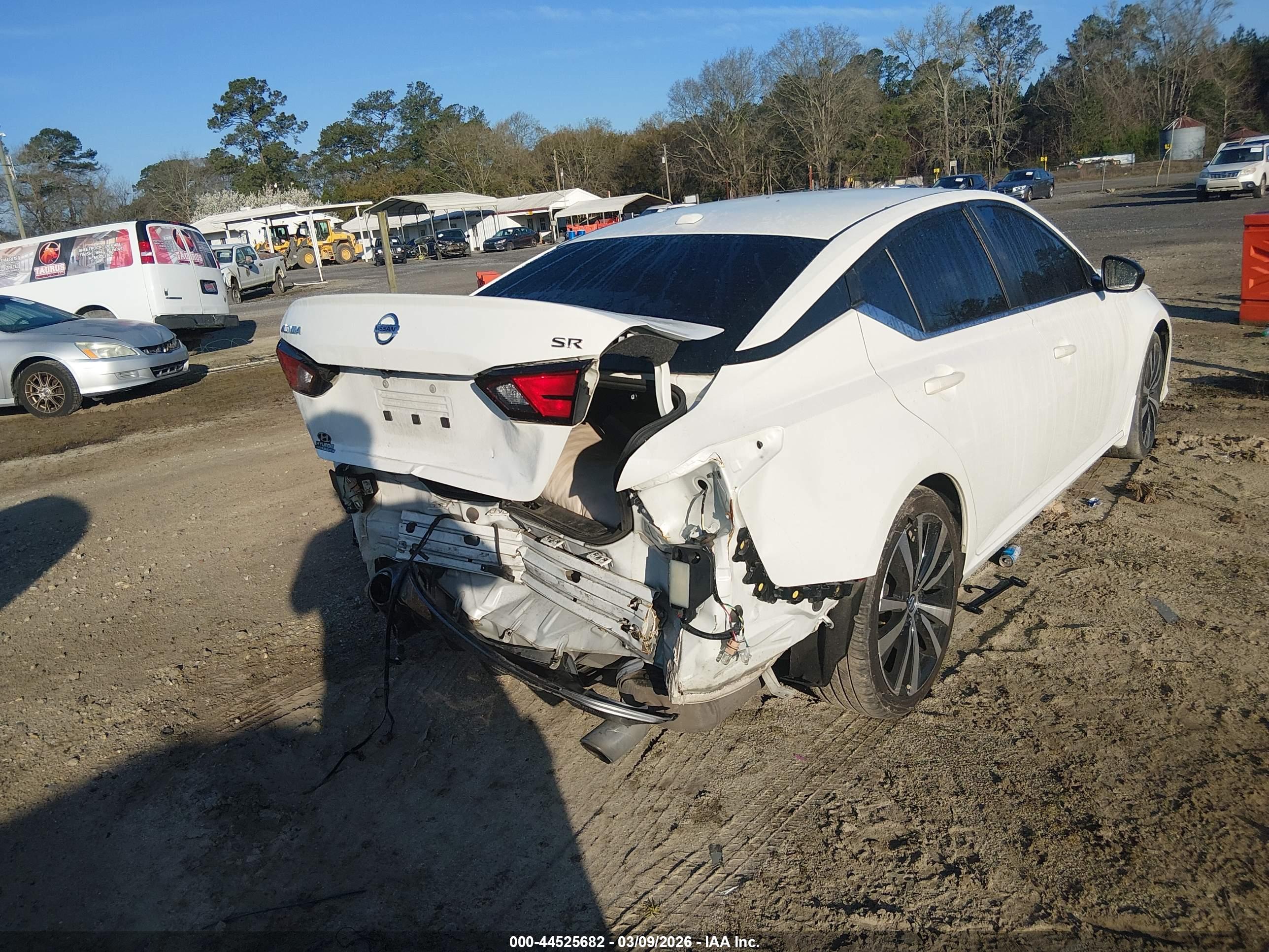 NISSAN ALTIMA image 6