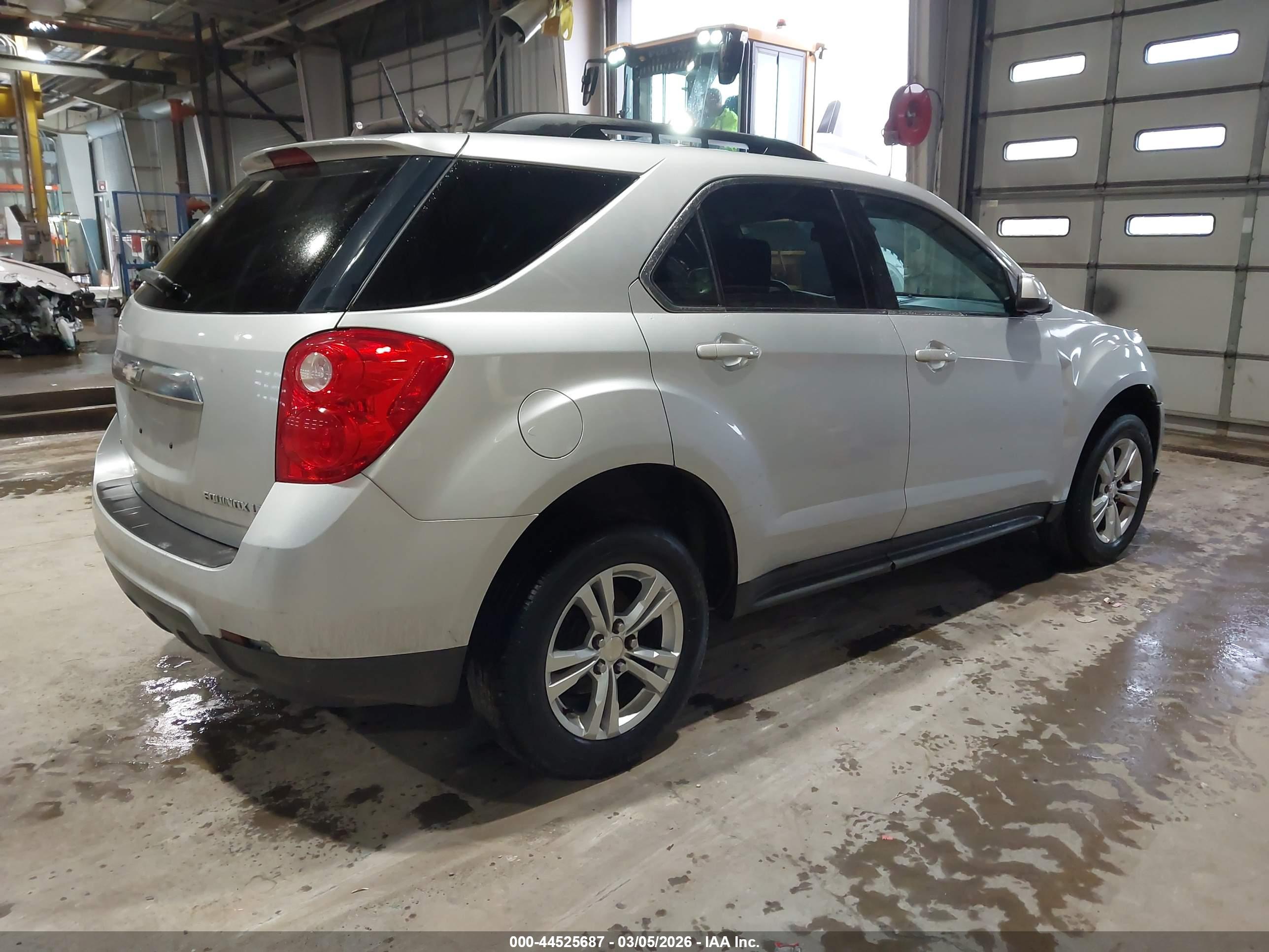 CHEVROLET EQUINOX image 4