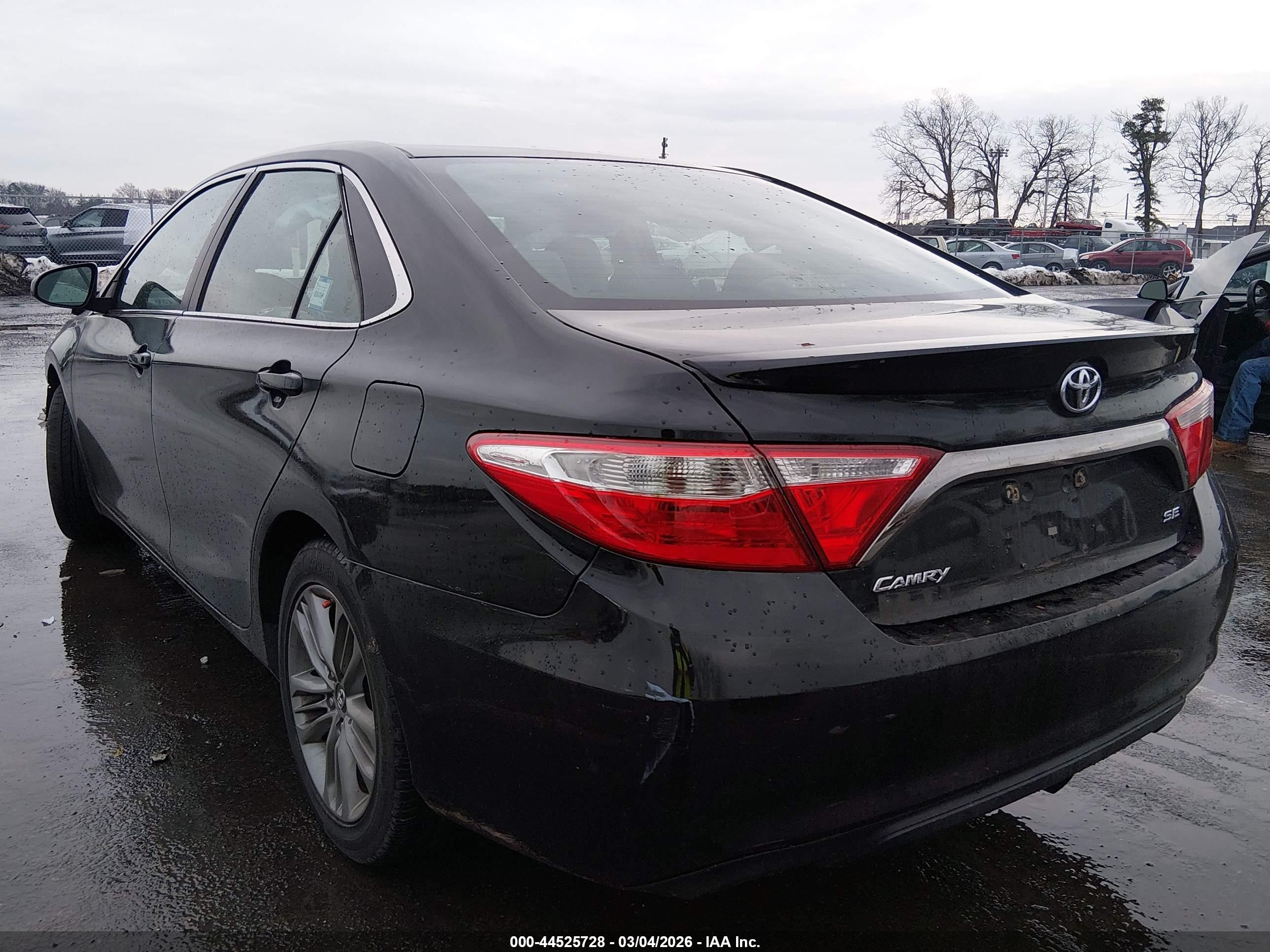 TOYOTA CAMRY image 3