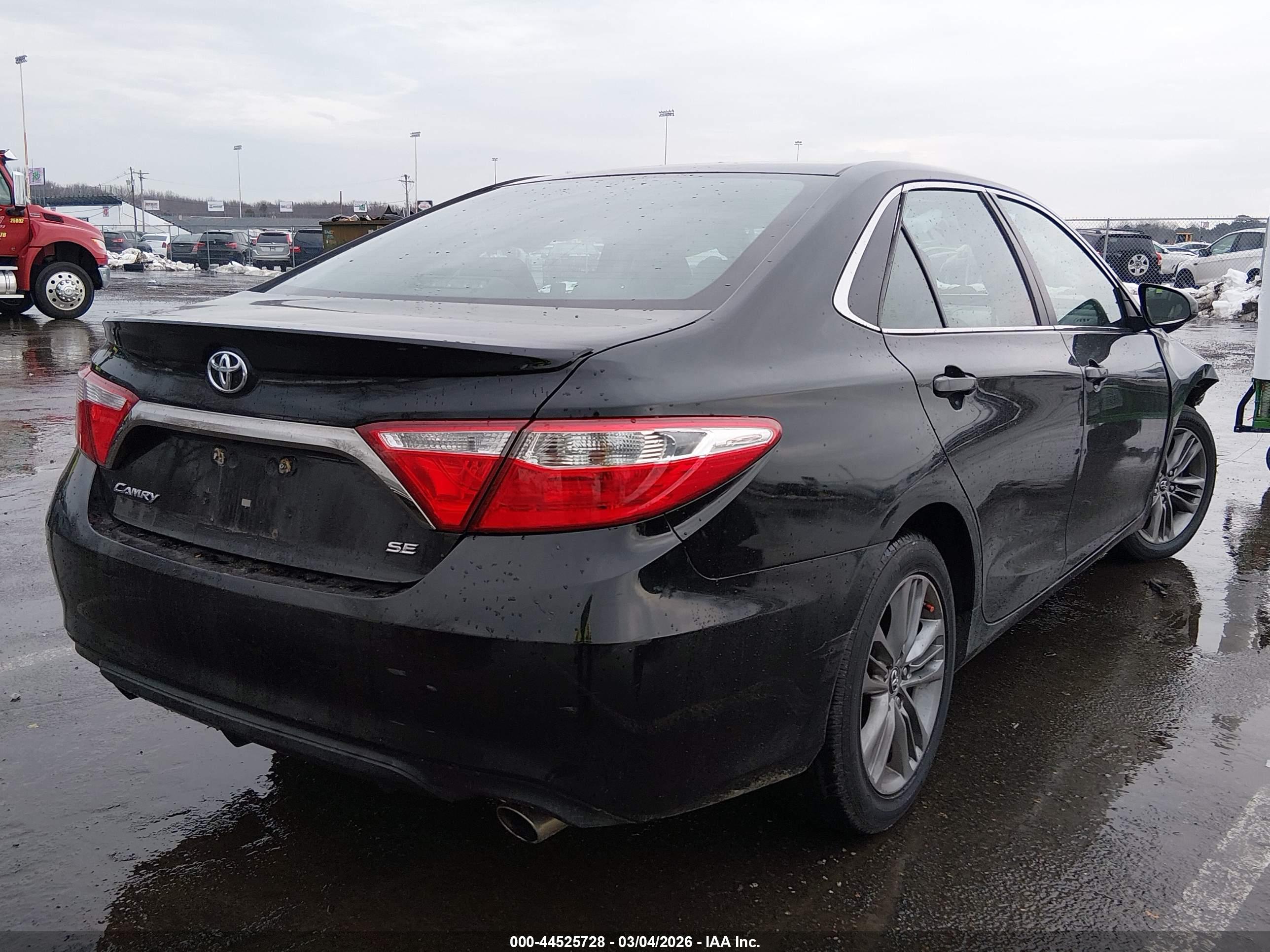 TOYOTA CAMRY image 4