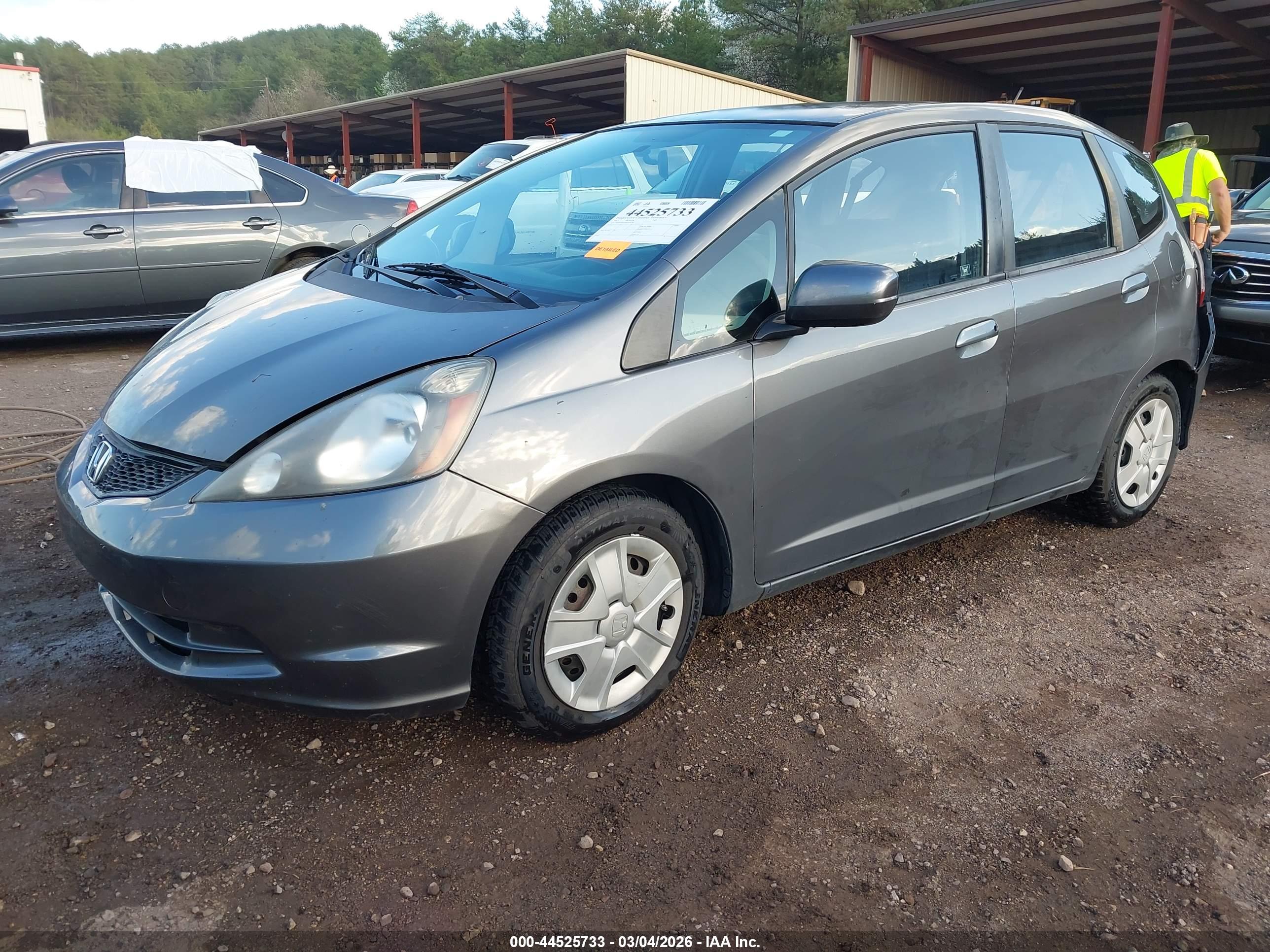 HONDA FIT image 2