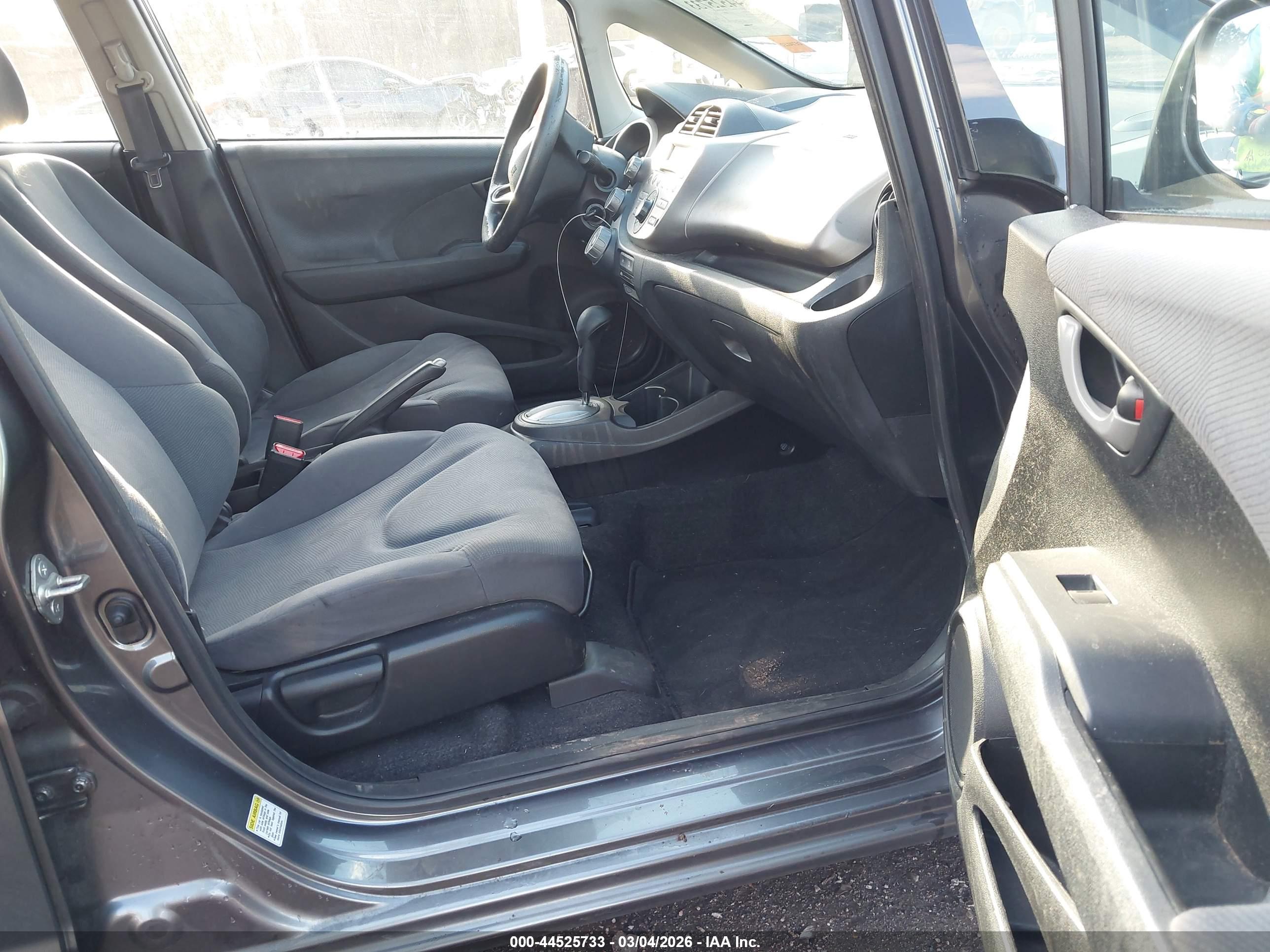 HONDA FIT image 5