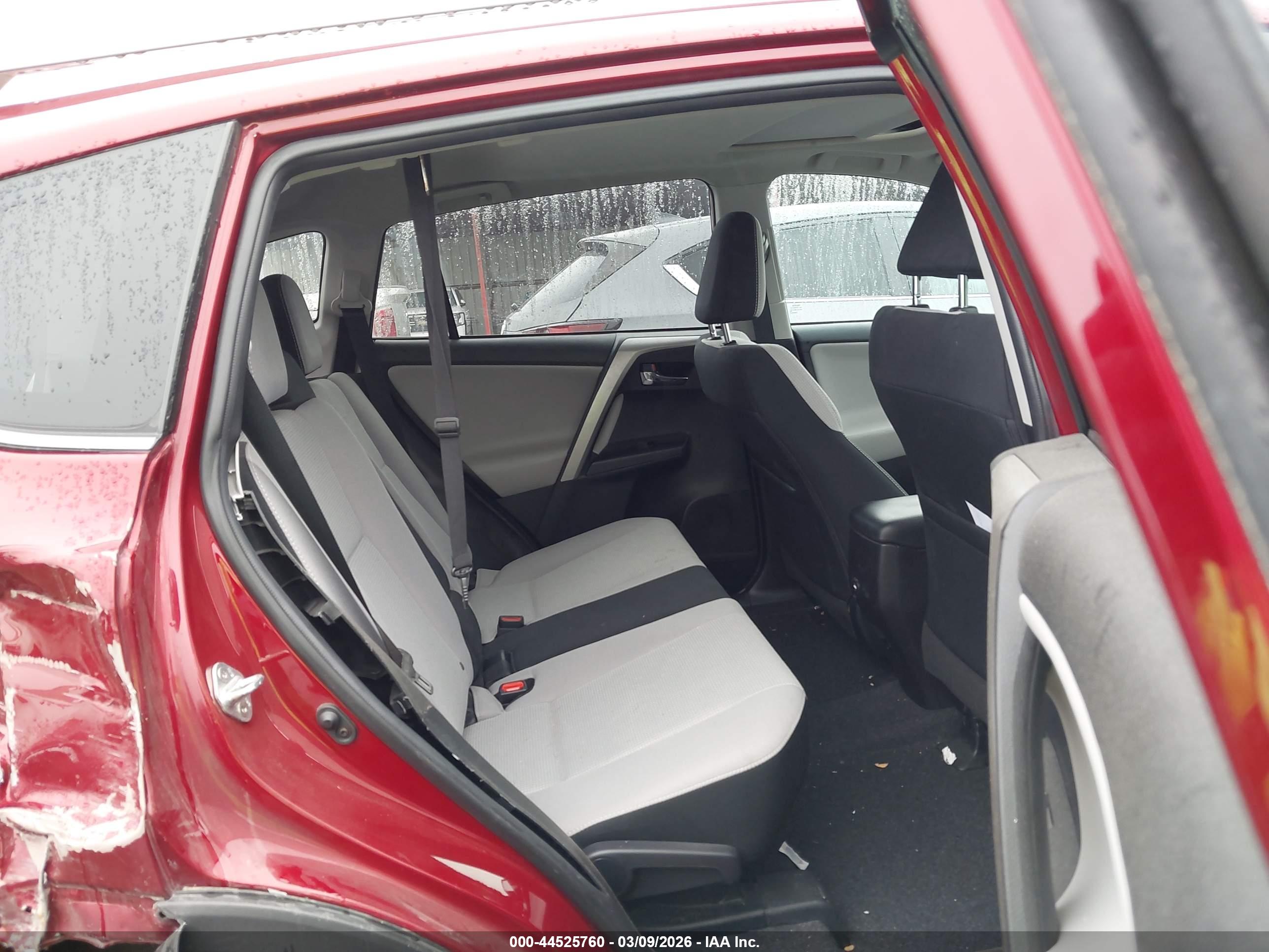 TOYOTA RAV4 image 8