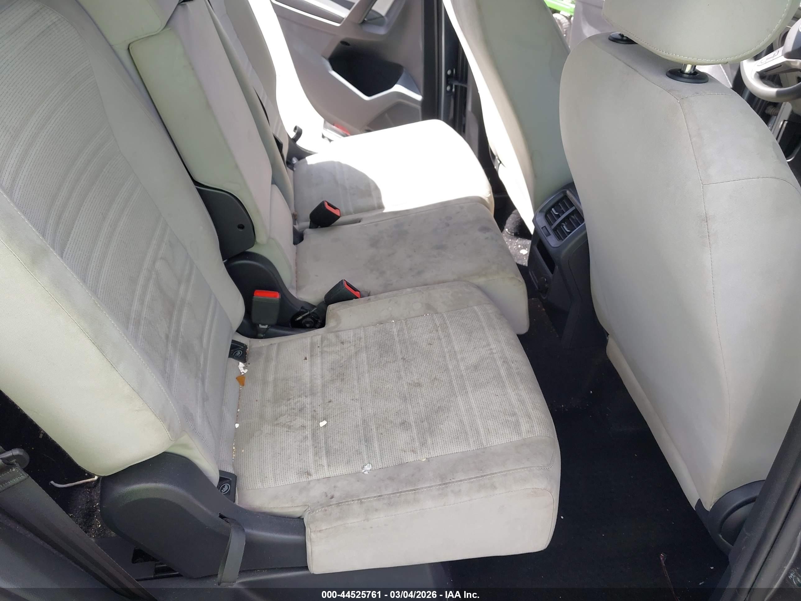 VOLKSWAGEN TIGUAN image 8
