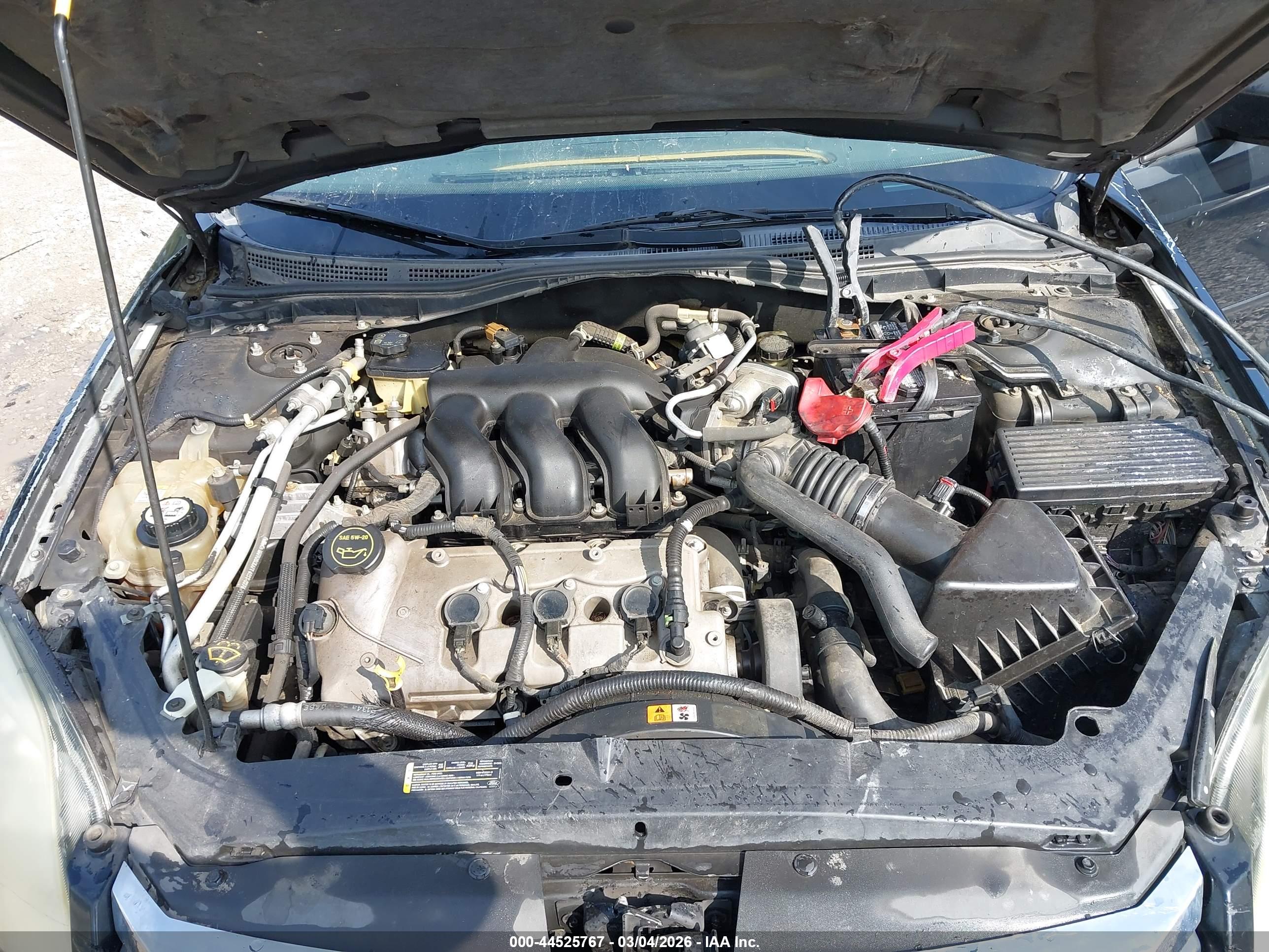 FORD FUSION image 10
