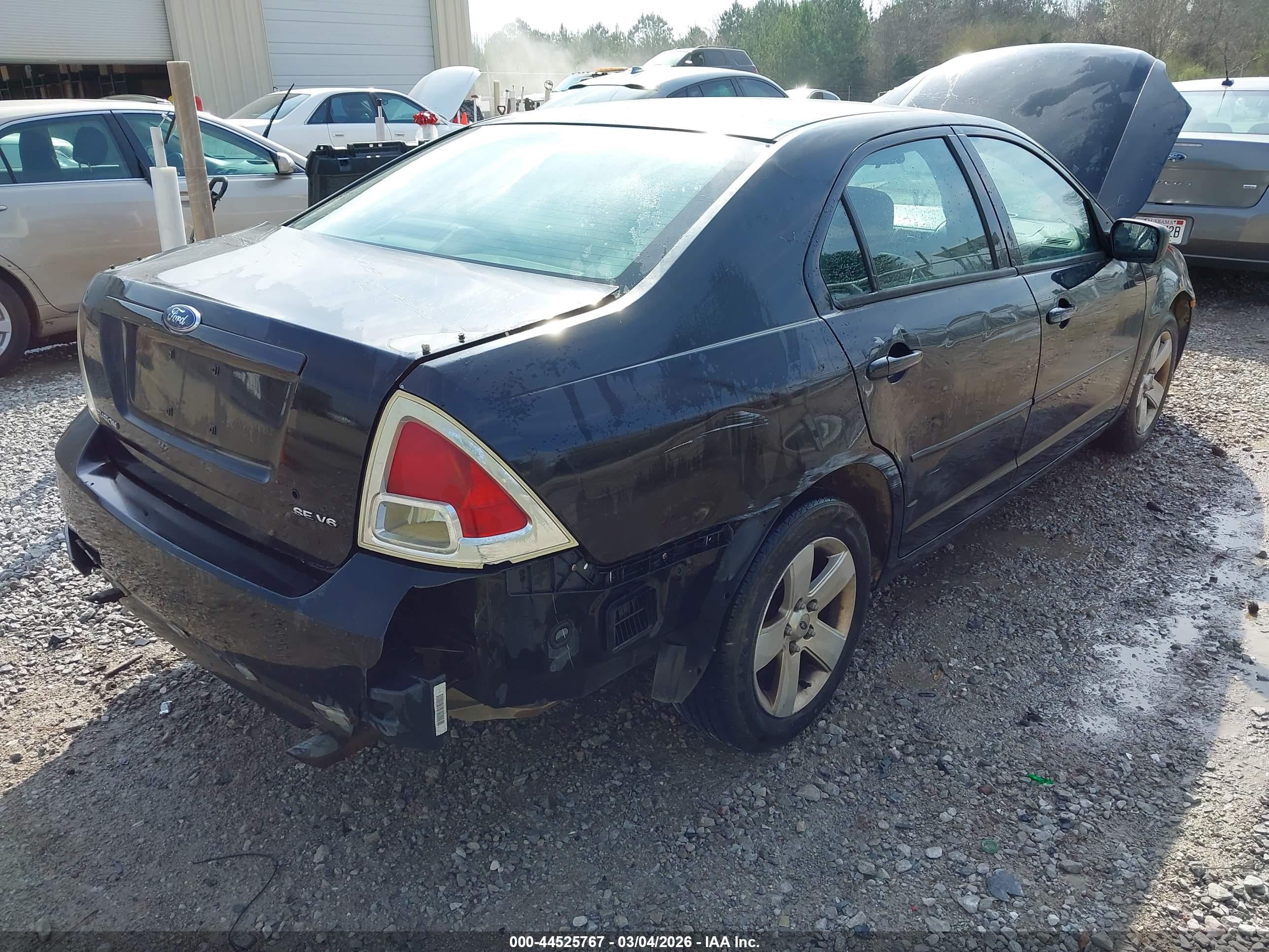 FORD FUSION image 6