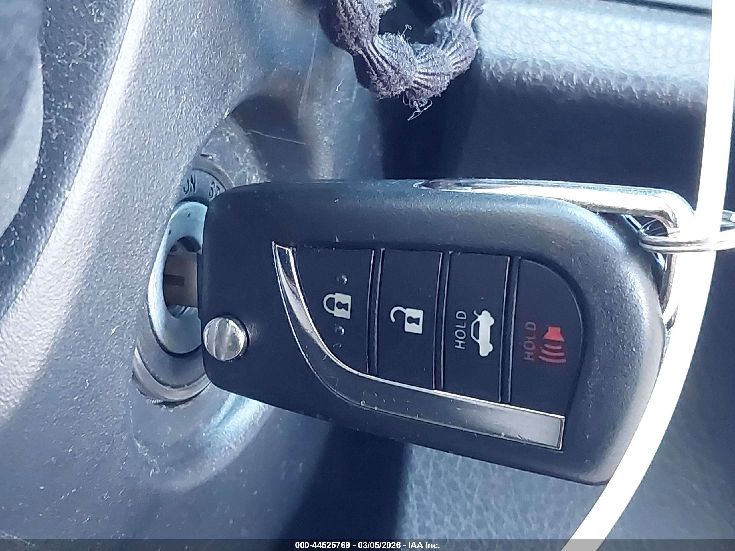 TOYOTA CAMRY image 11