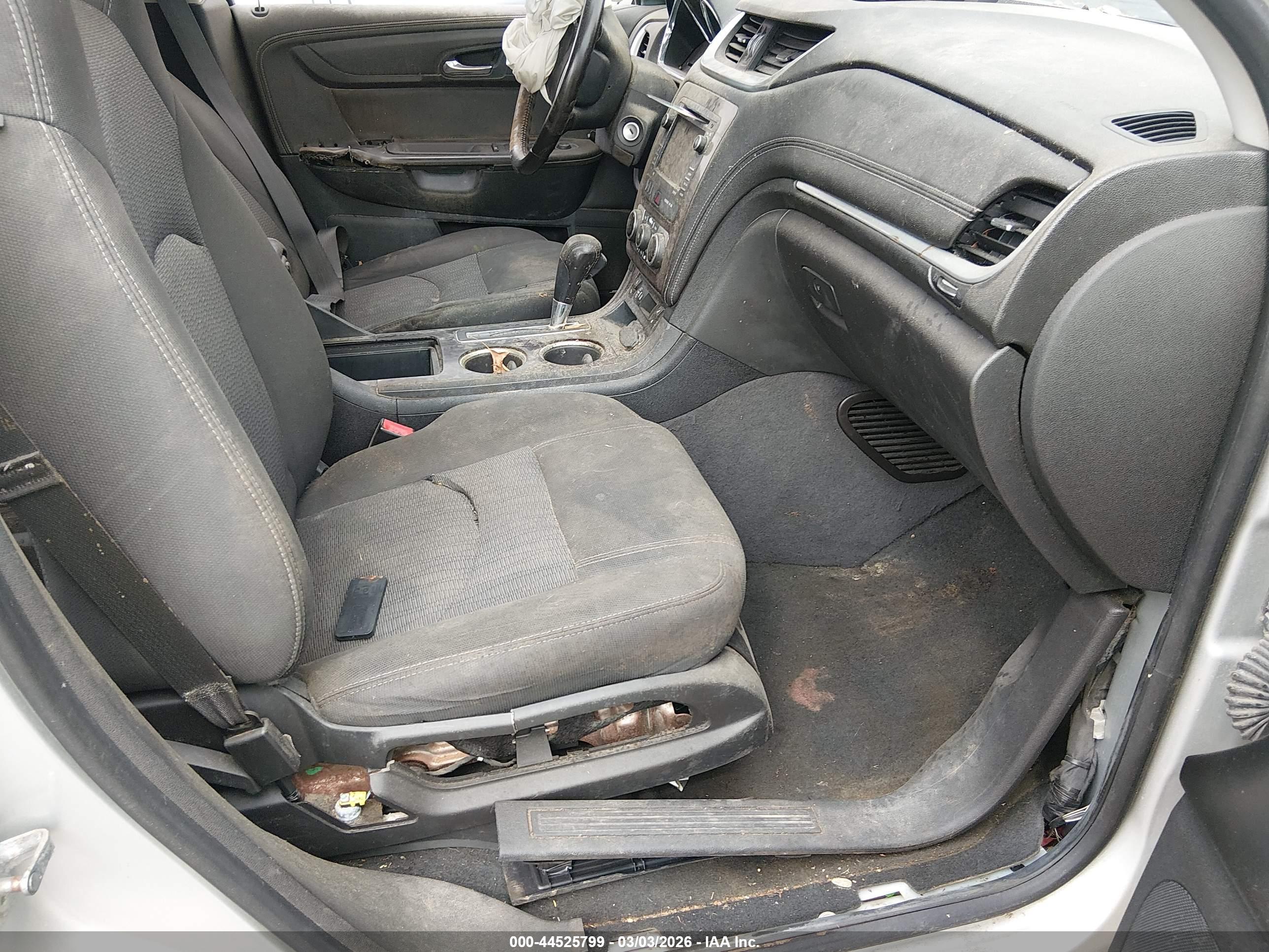 CHEVROLET TRAVERSE image 5