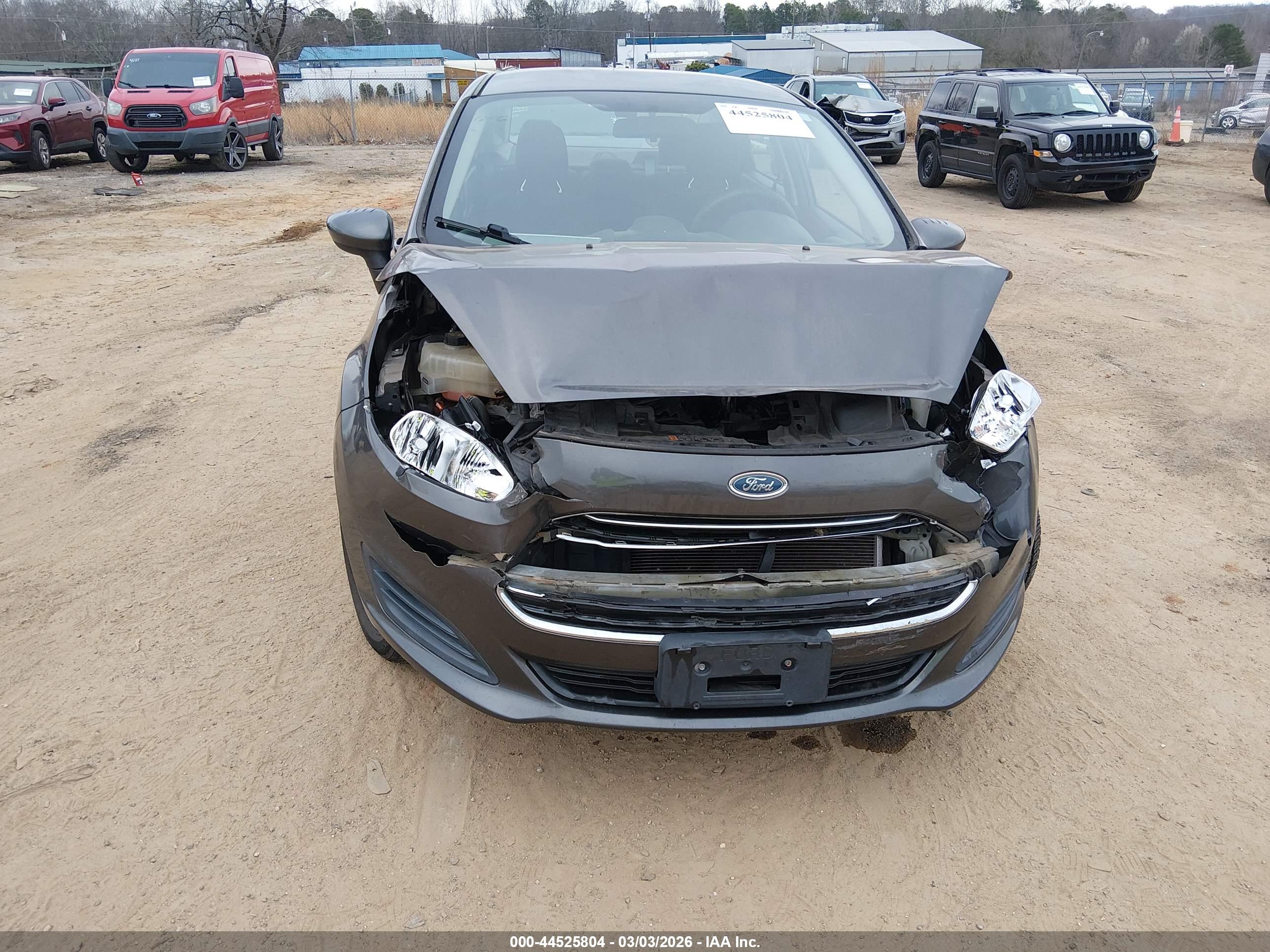 FORD FIESTA image 6