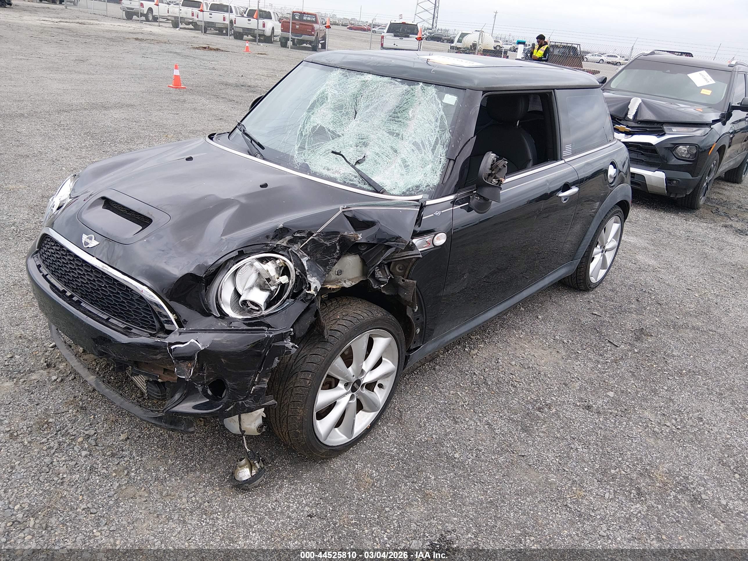 MINI COOPER image 2