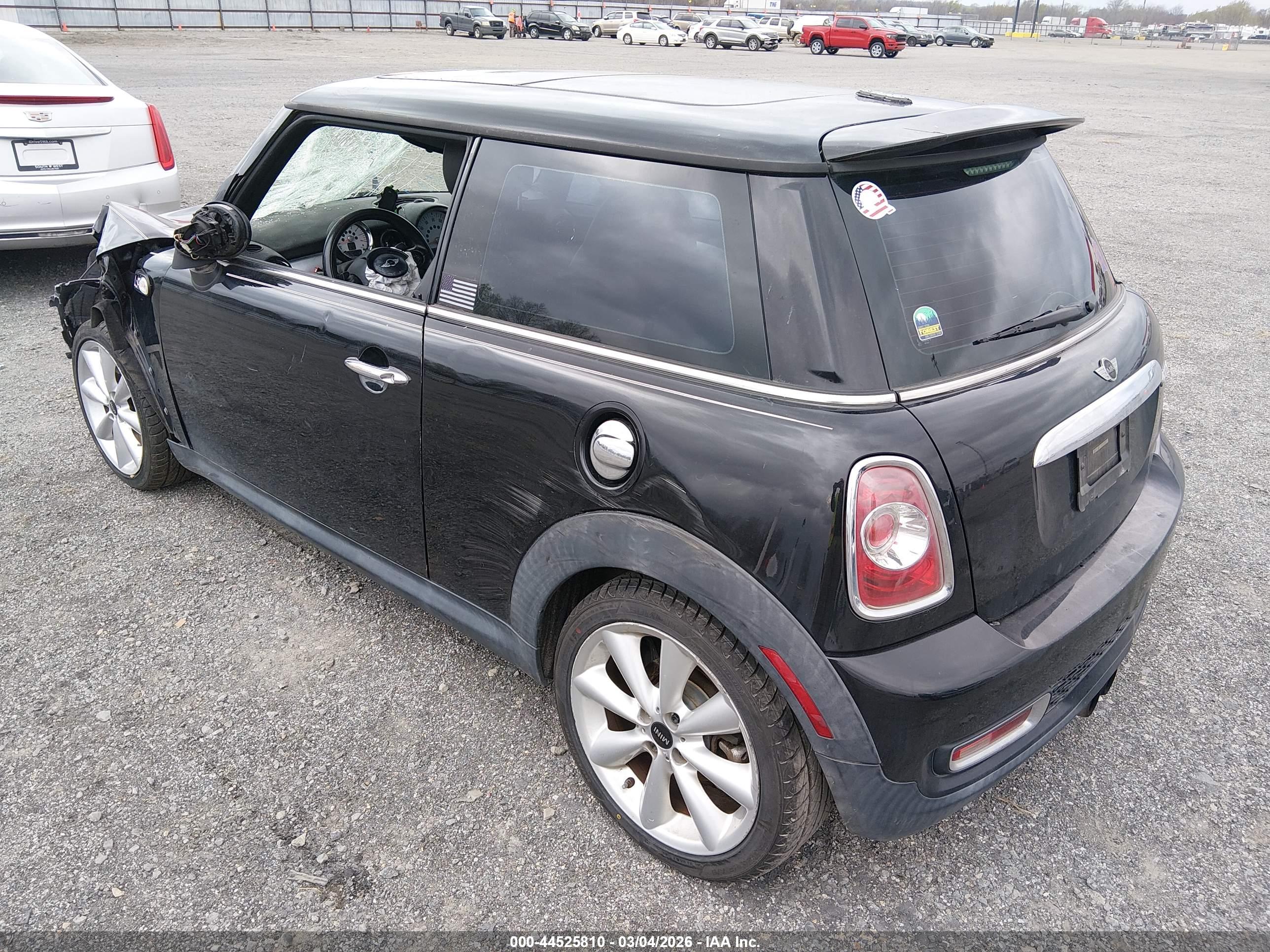 MINI COOPER image 3