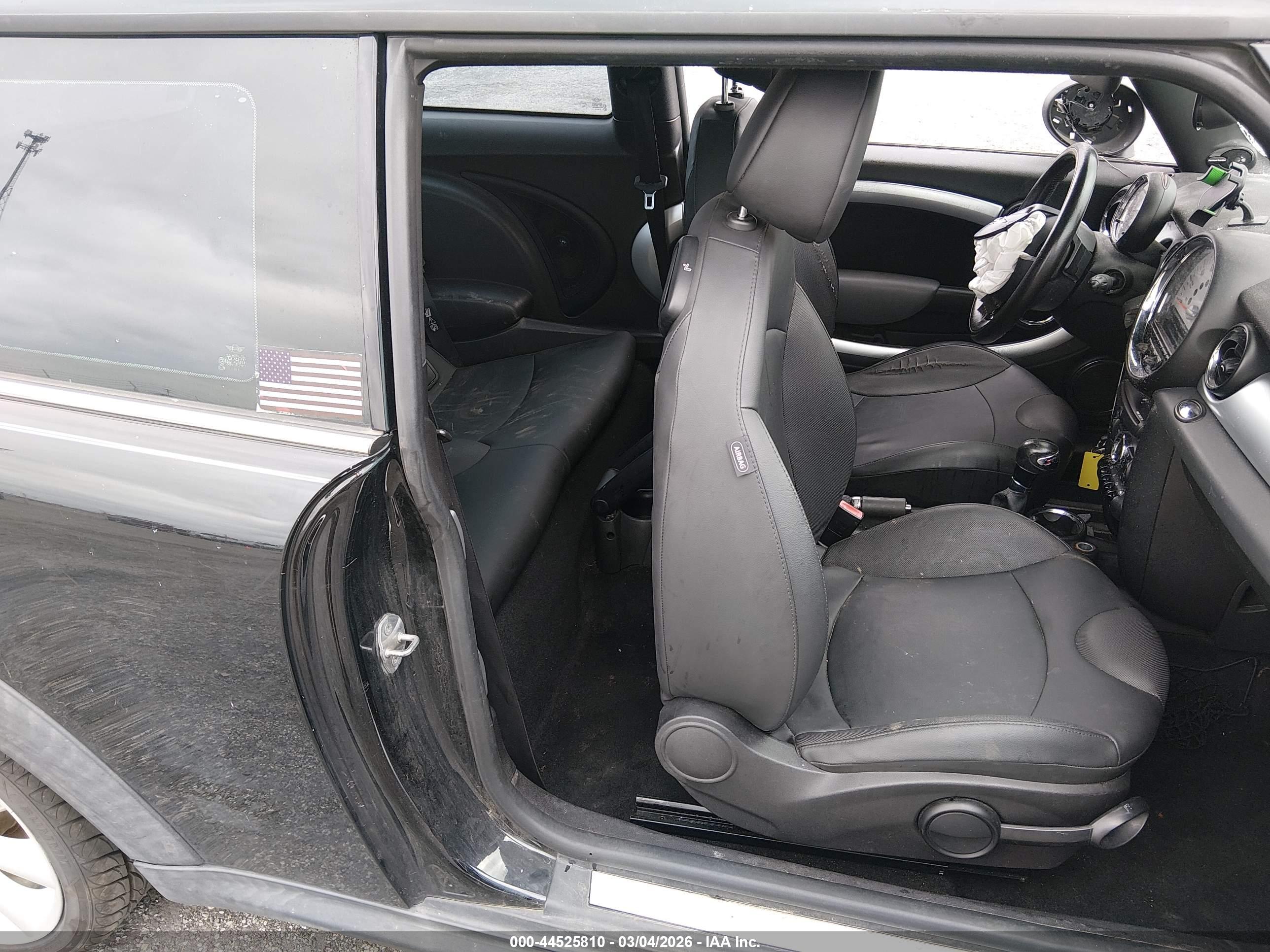 MINI COOPER image 8