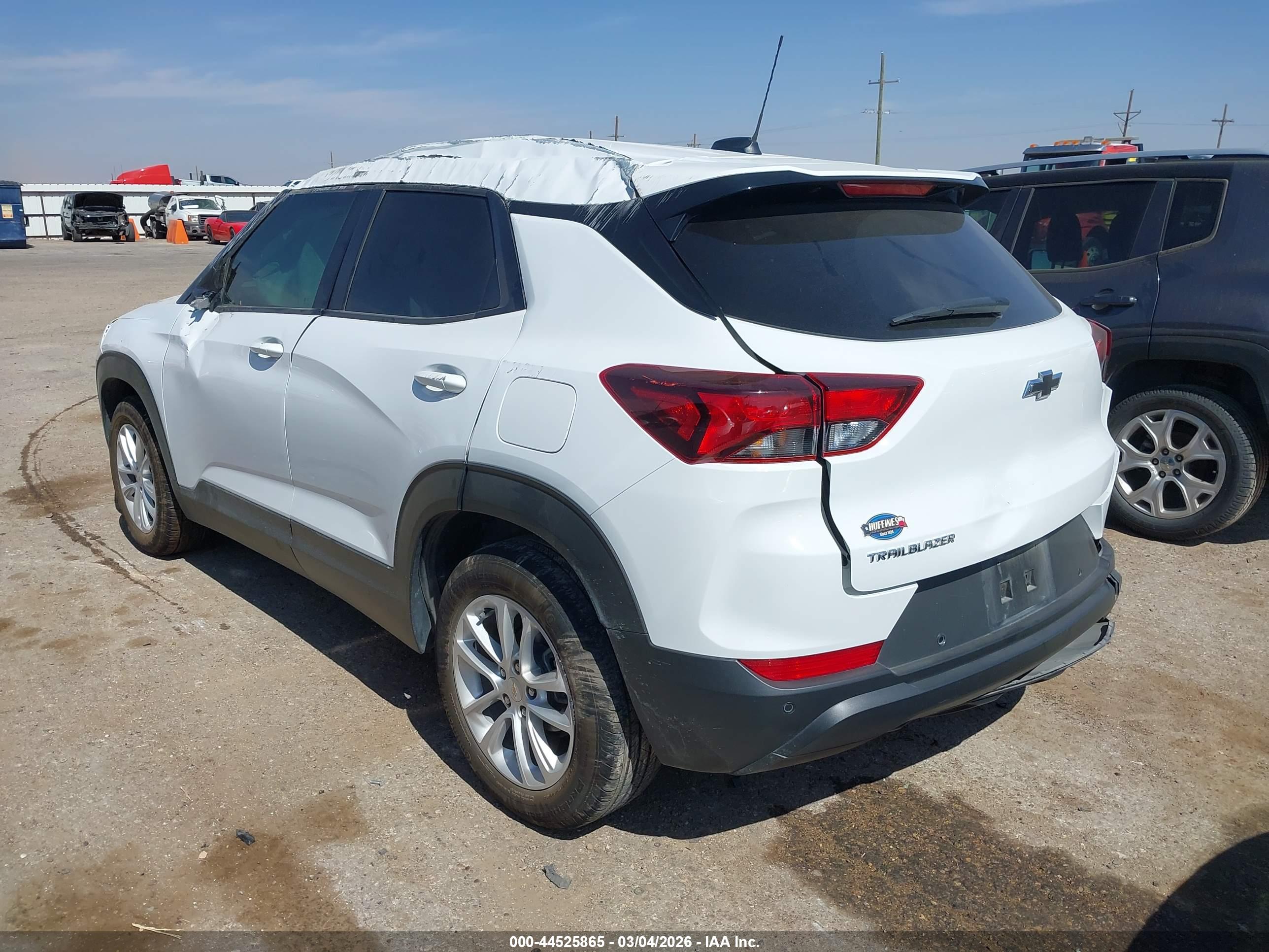 CHEVROLET TRAILBLAZER image 3