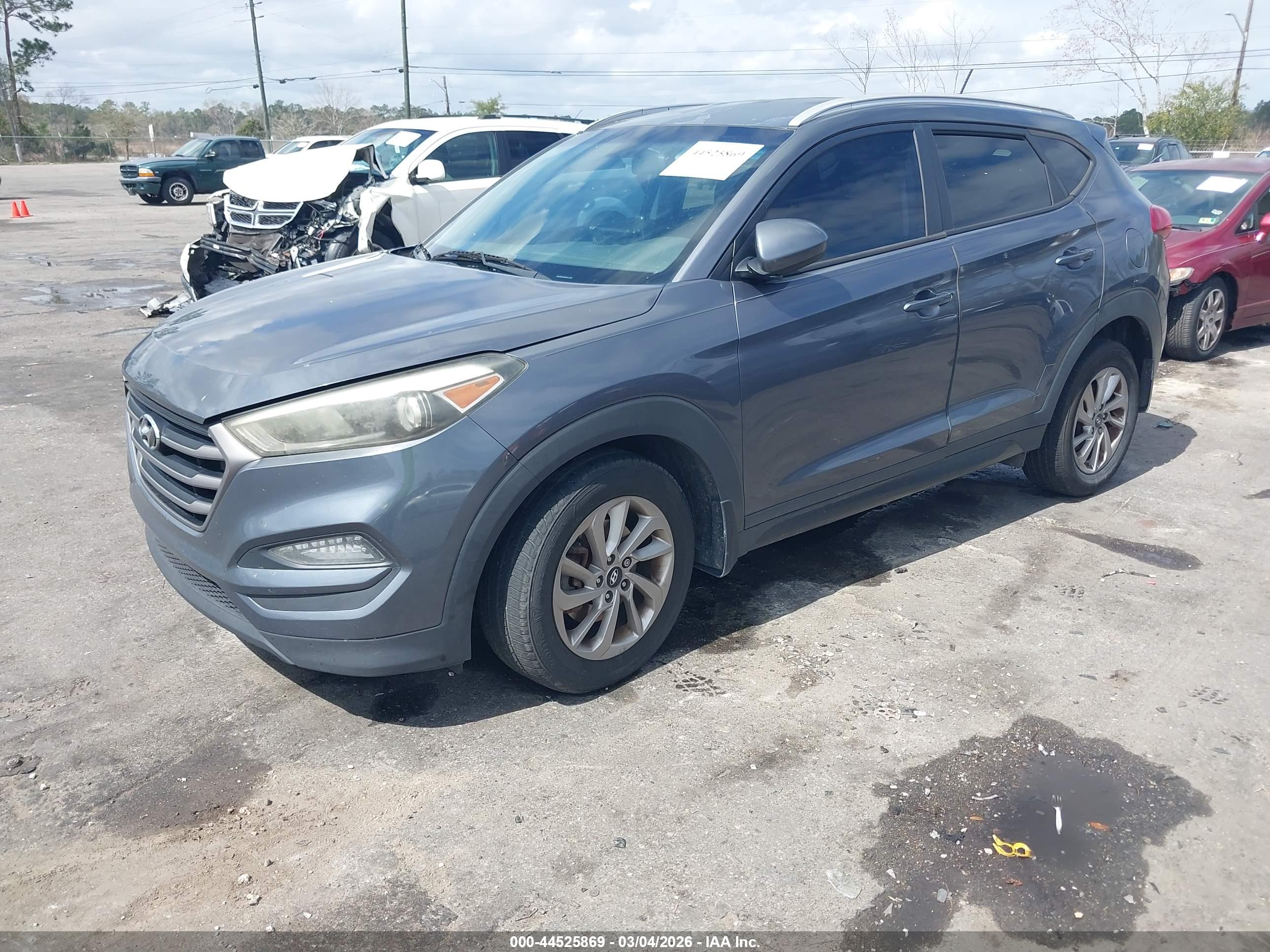HYUNDAI TUCSON image 2