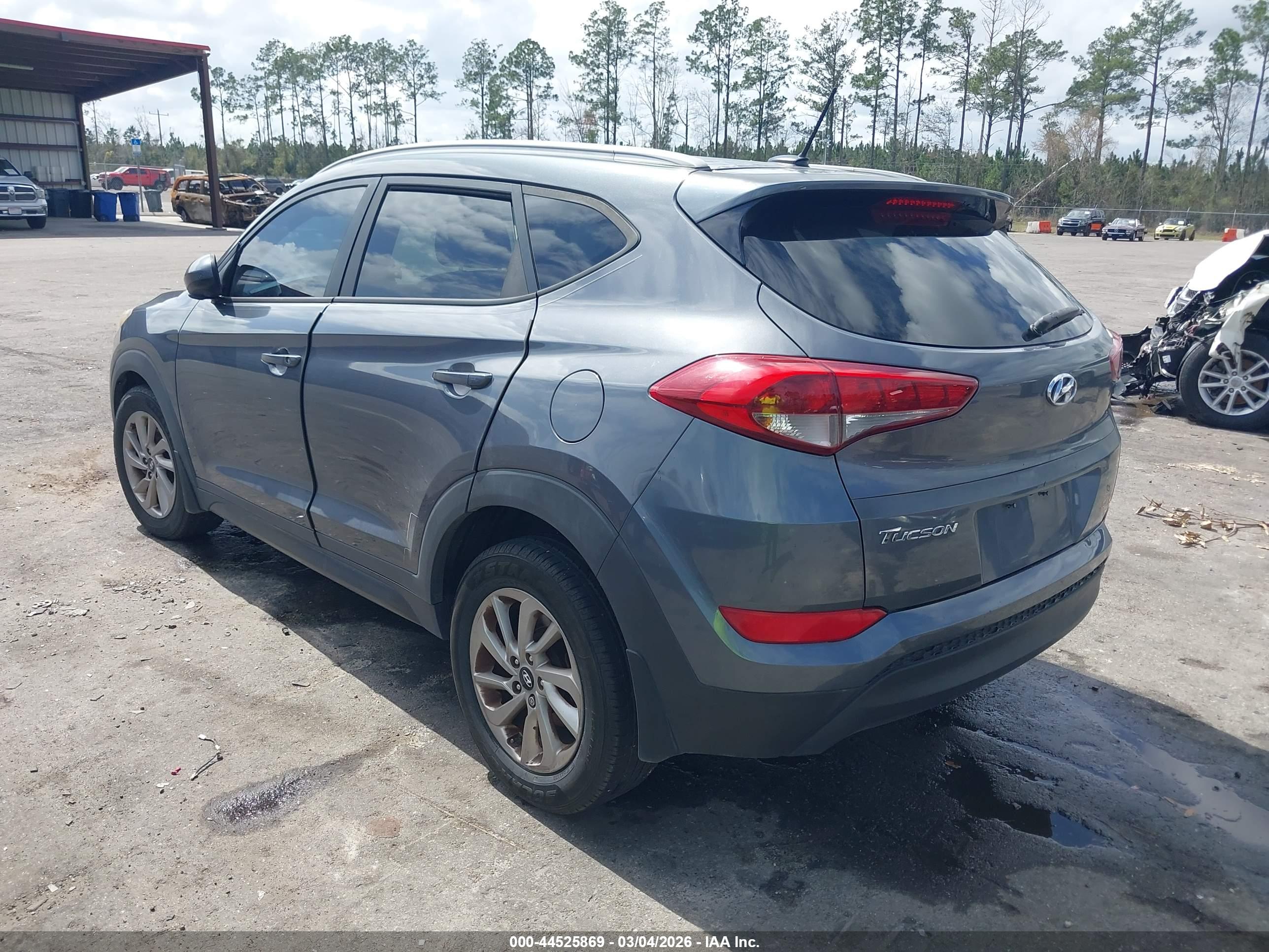 HYUNDAI TUCSON image 3
