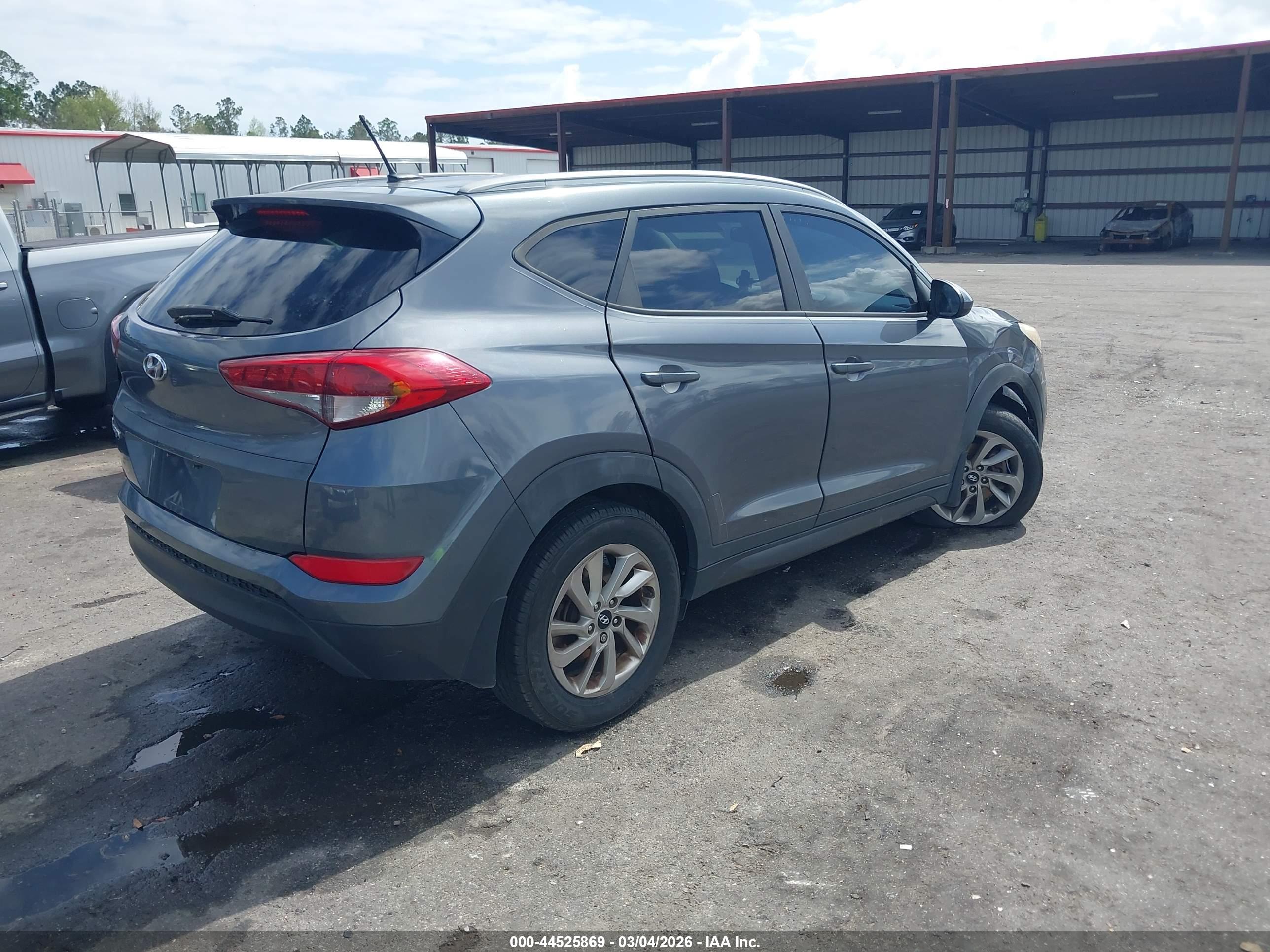 HYUNDAI TUCSON image 4