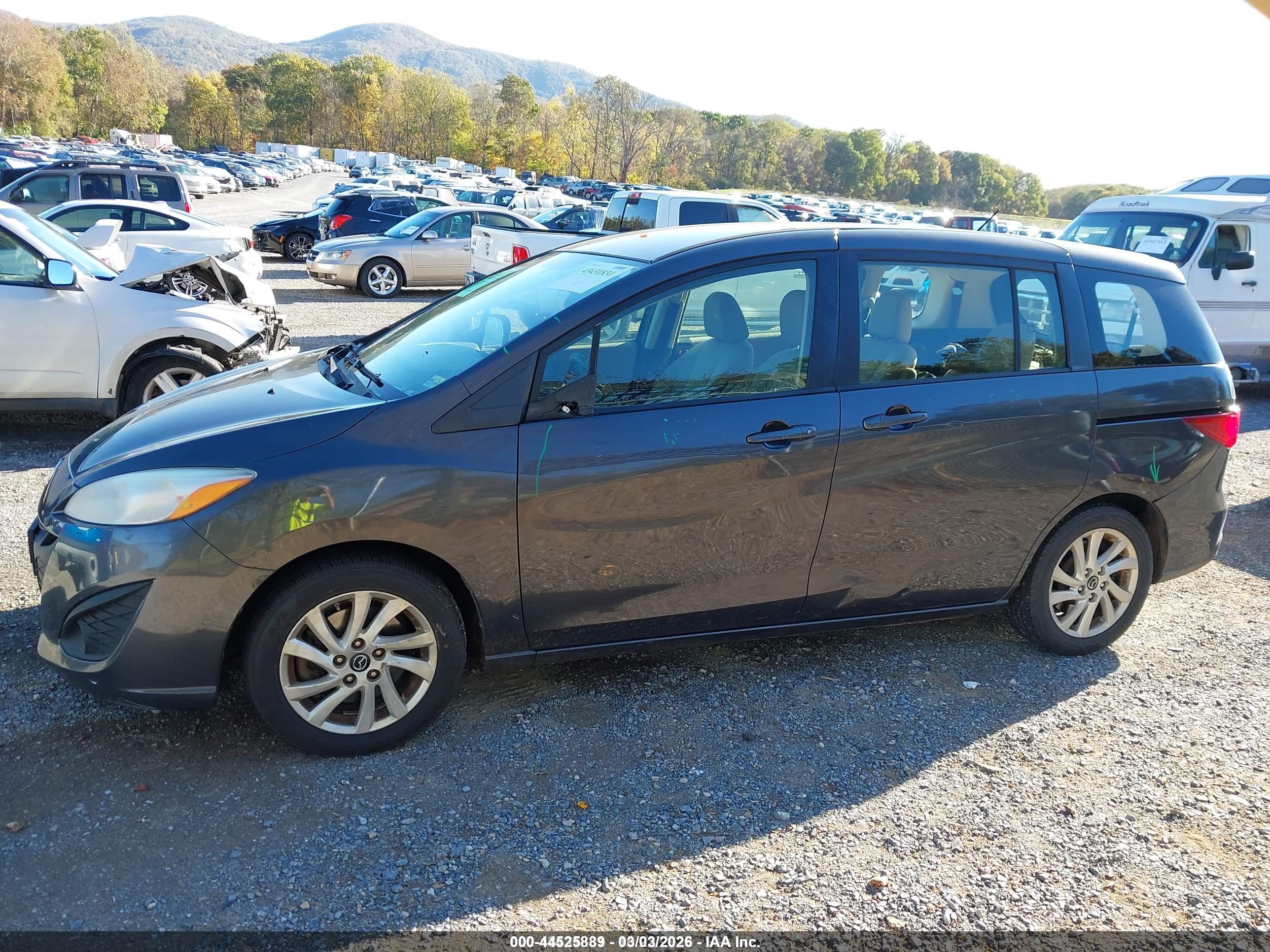 MAZDA MAZDA5 image 6