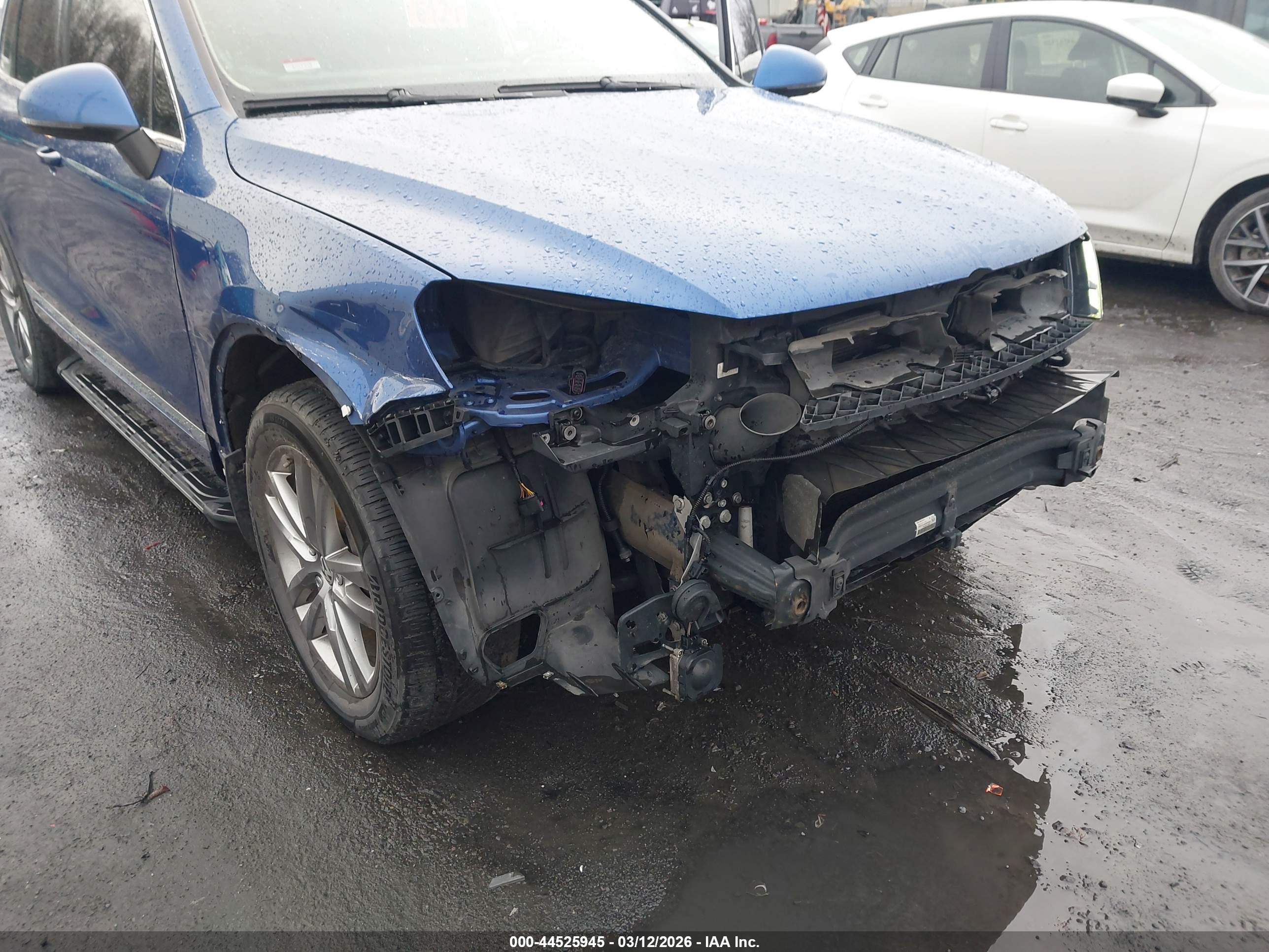VOLKSWAGEN TOUAREG image 6