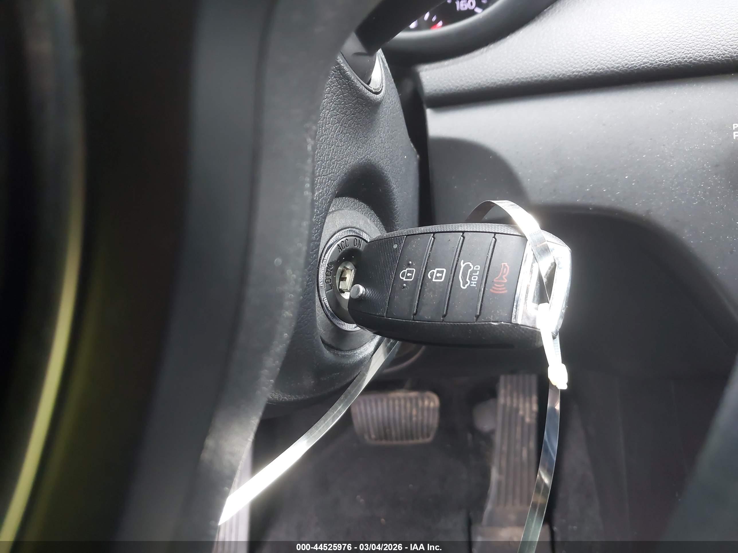 KIA SPORTAGE image 11