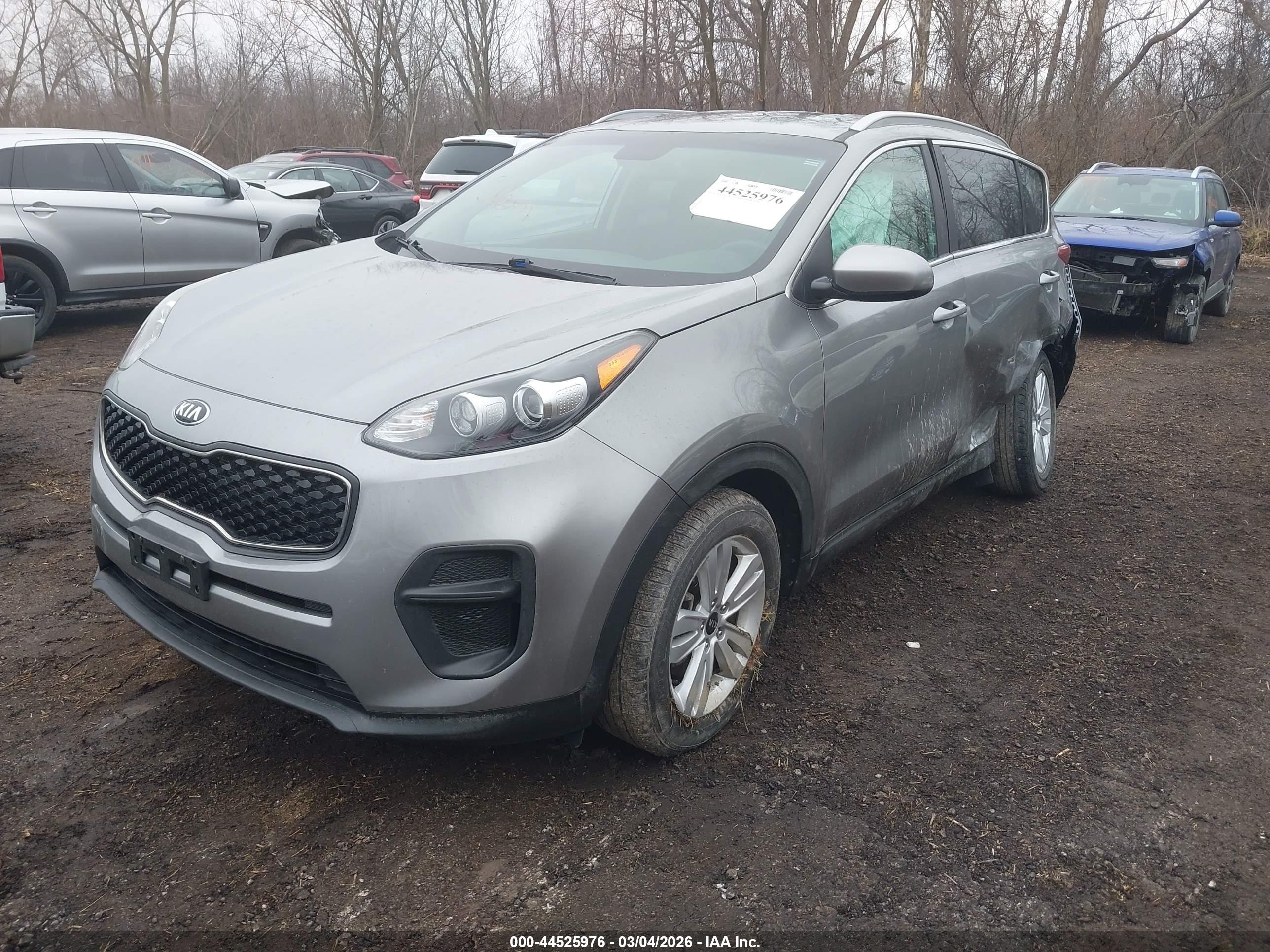 KIA SPORTAGE image 2