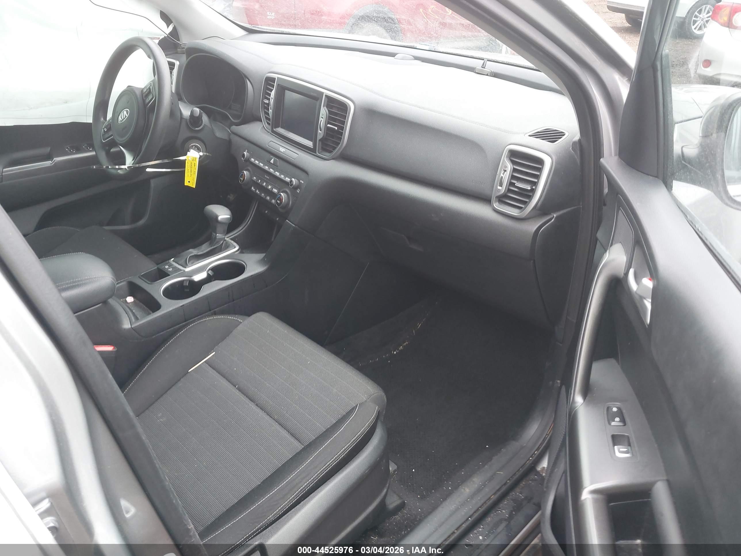 KIA SPORTAGE image 5