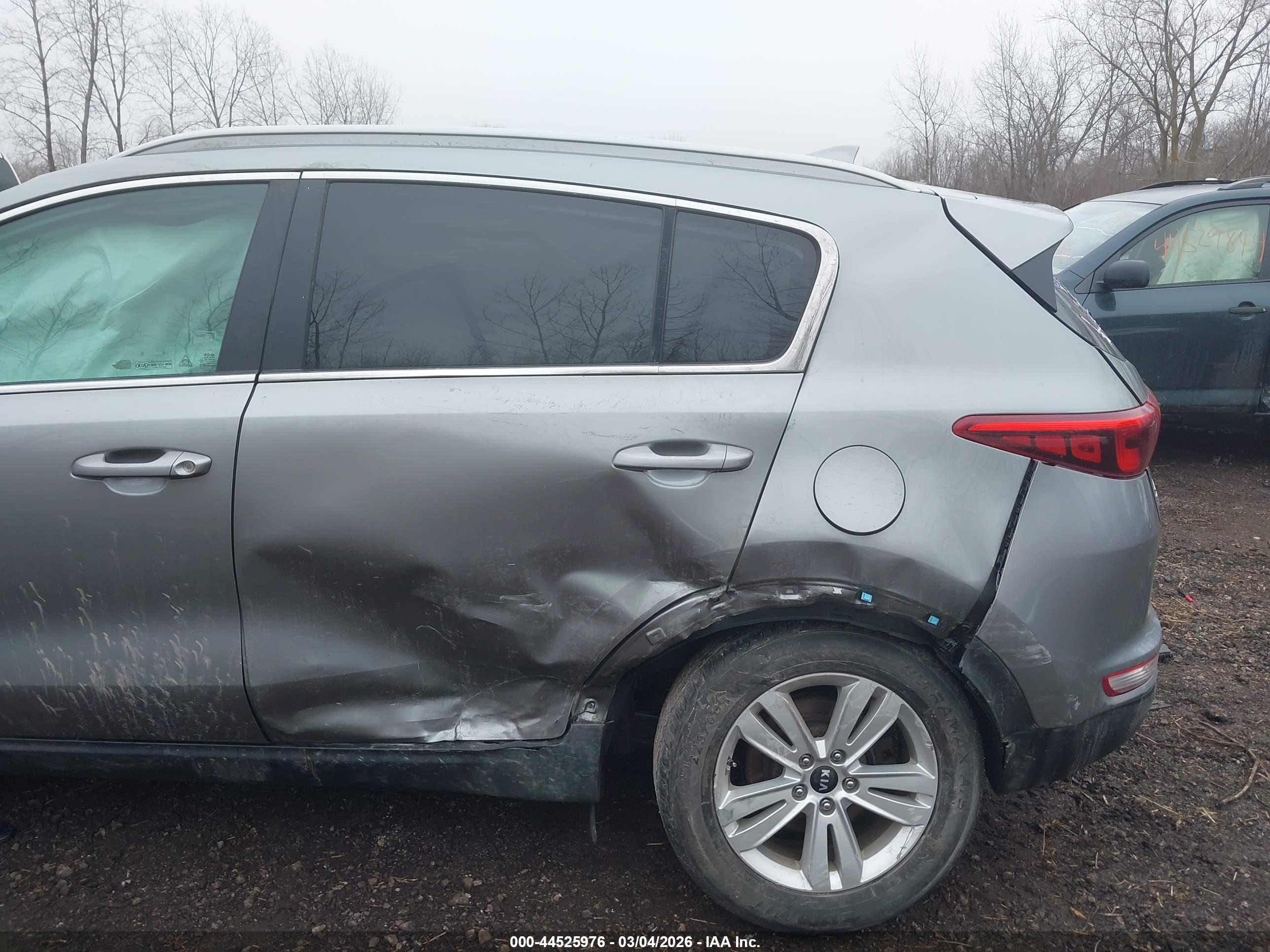 KIA SPORTAGE image 6